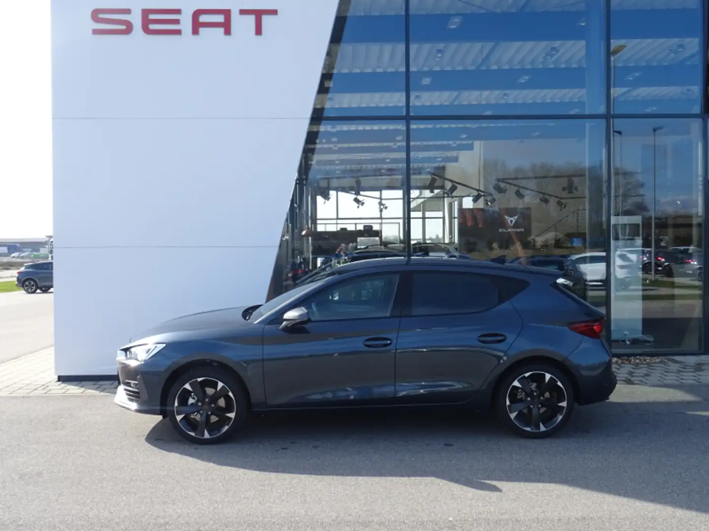 CUPRA Leon Leon 1.5 TSI ACT 150PS Navi ACC Sitzheiz. Kamera P Grau - 1