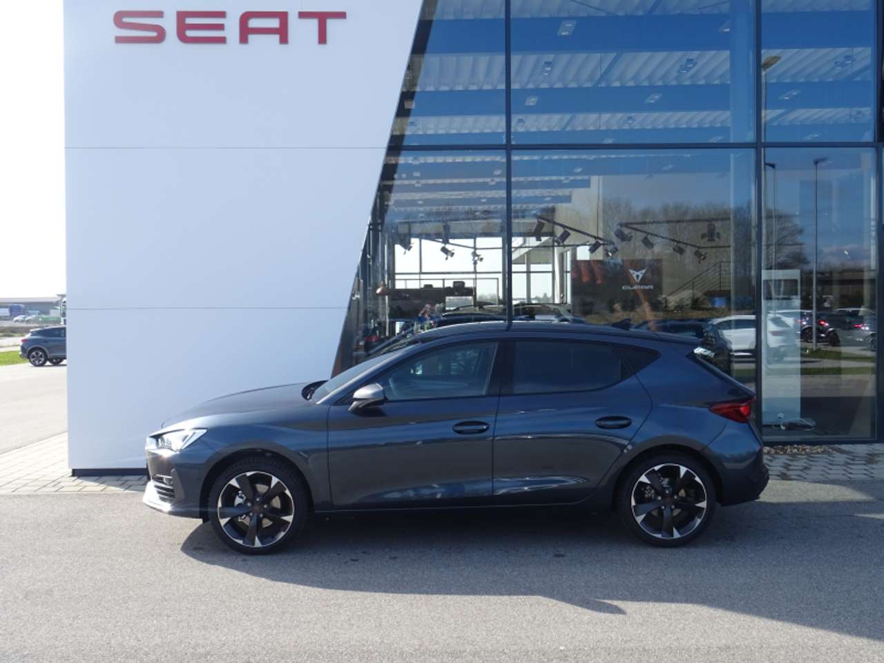 Cupra Leon 2024 — Leon 1.5 TSI ACT 150PS Navi ACC Sitzheiz. Kamera P