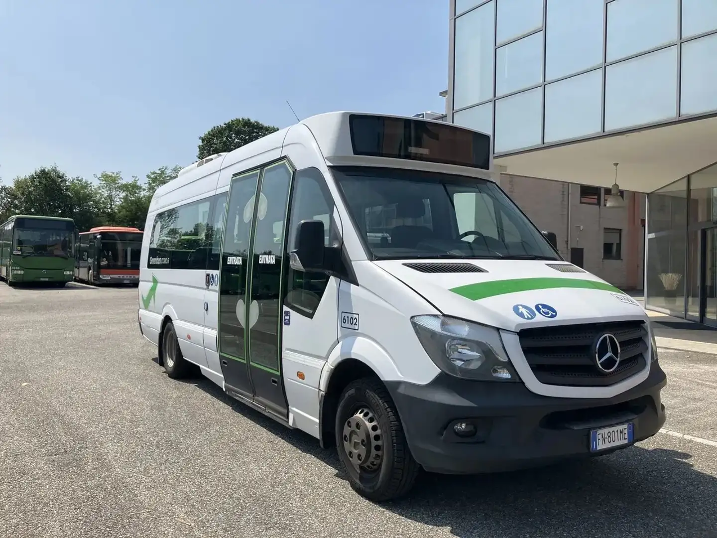Mercedes-Benz Sprinter - 1