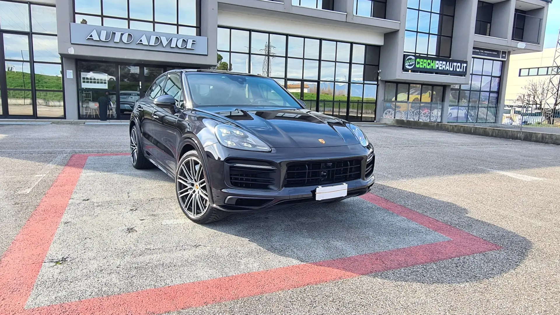 Porsche Cayenne Coupe 4.0 GTS 5p.ti tiptronic IVA ESPOSTA Nero - 1