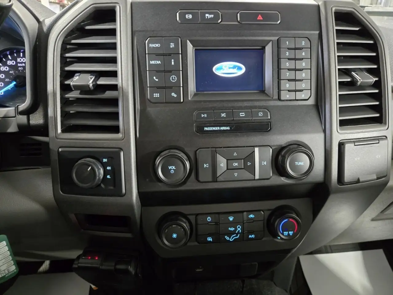 Ford F-450 Super Duty снимка Ford F-450 Super Duty