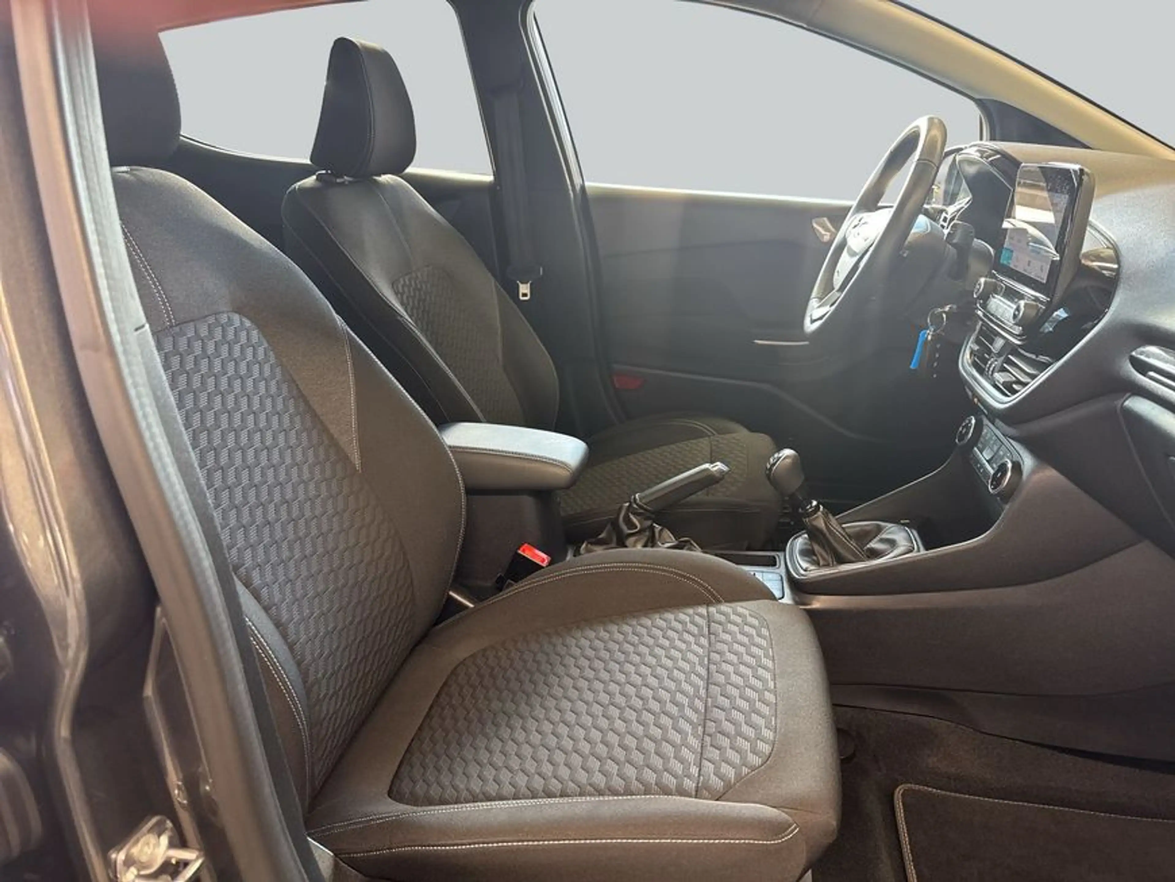 Ford Fiesta 1.0 EcoBoost Hybrid S&S TITANIUM Winterpake — photo 12