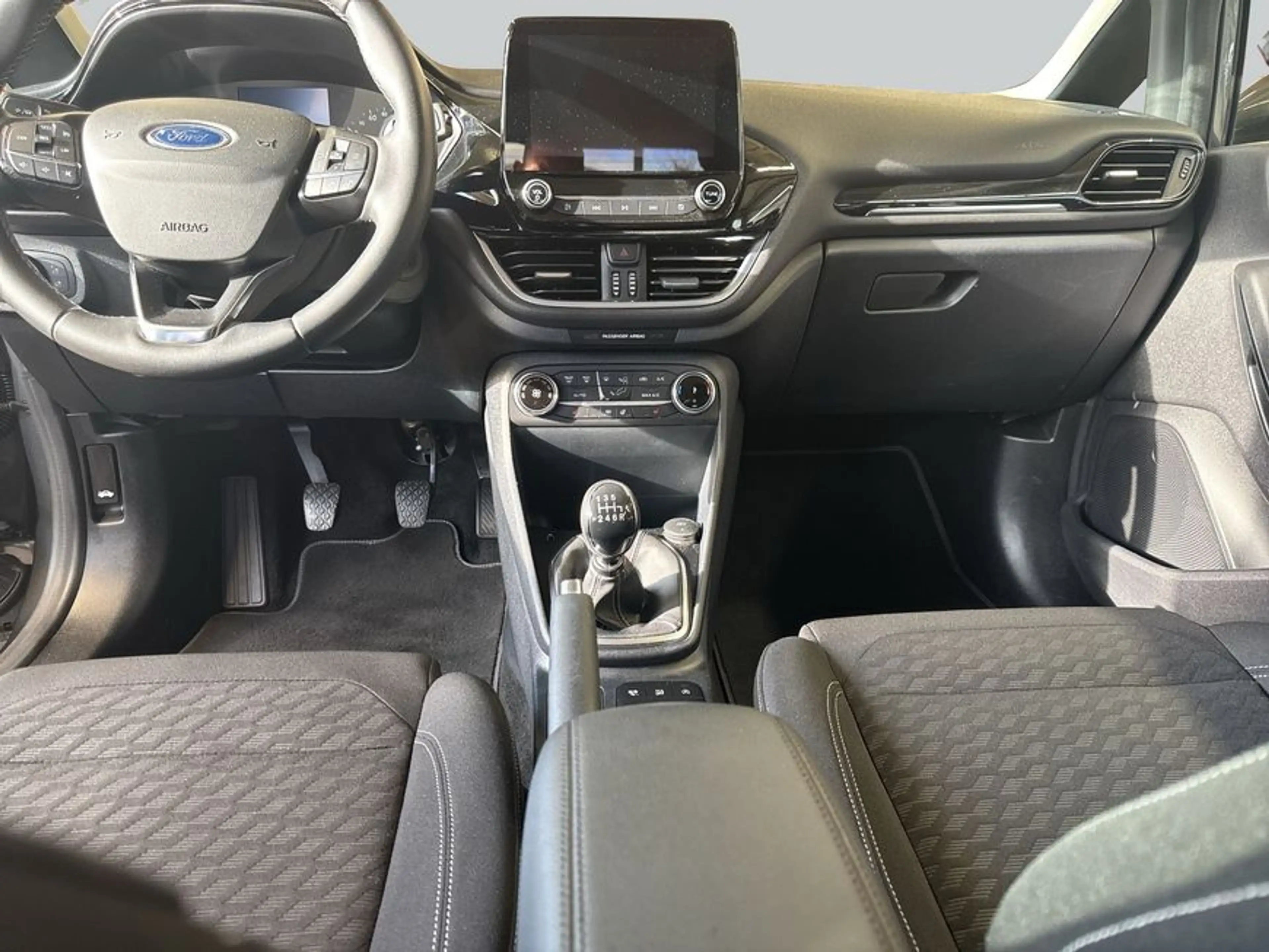 Ford Fiesta 1.0 EcoBoost Hybrid S&S TITANIUM Winterpake — photo 14