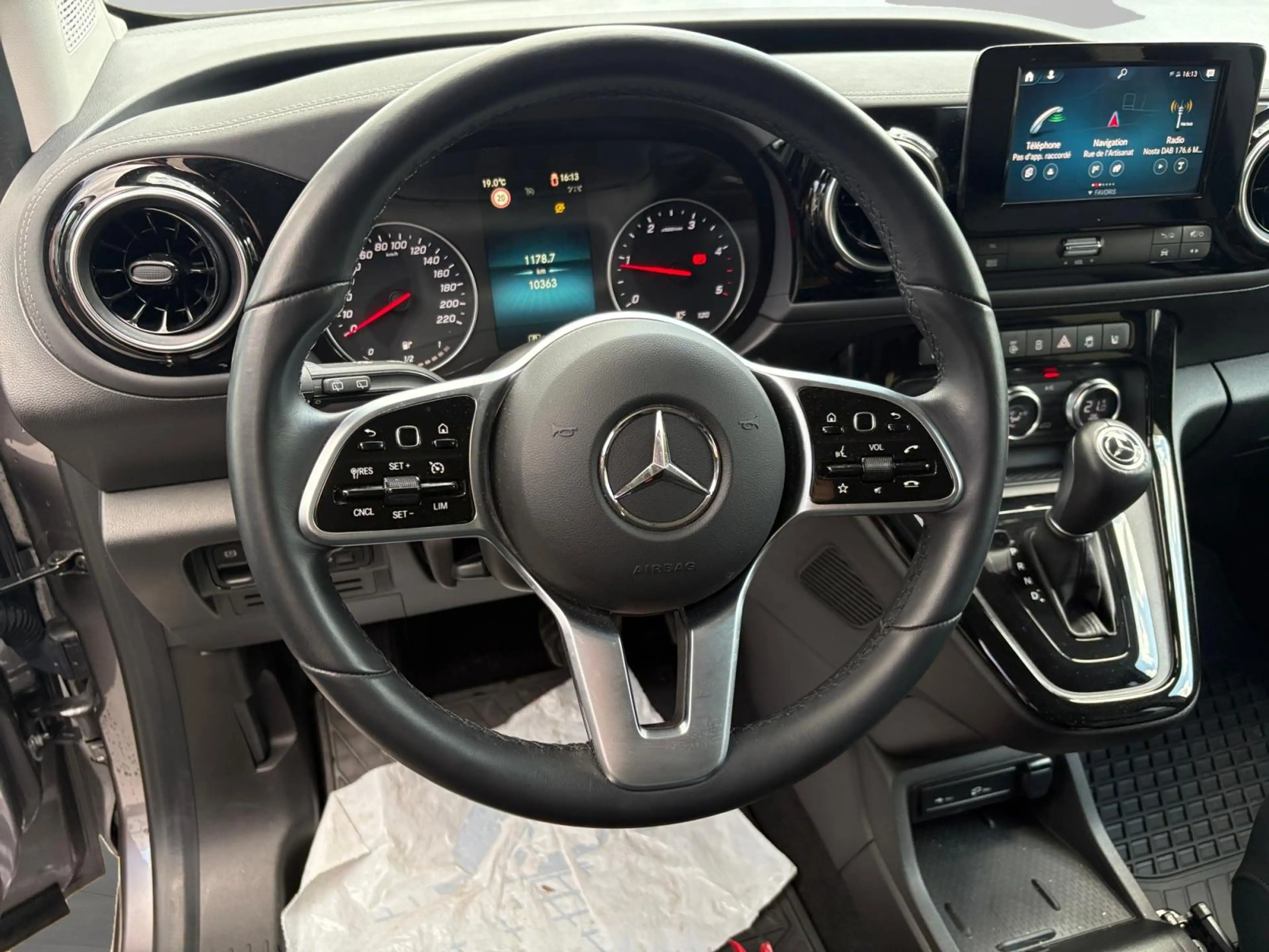 Mercedes-Benz T-Class T180d L1 — photo 12
