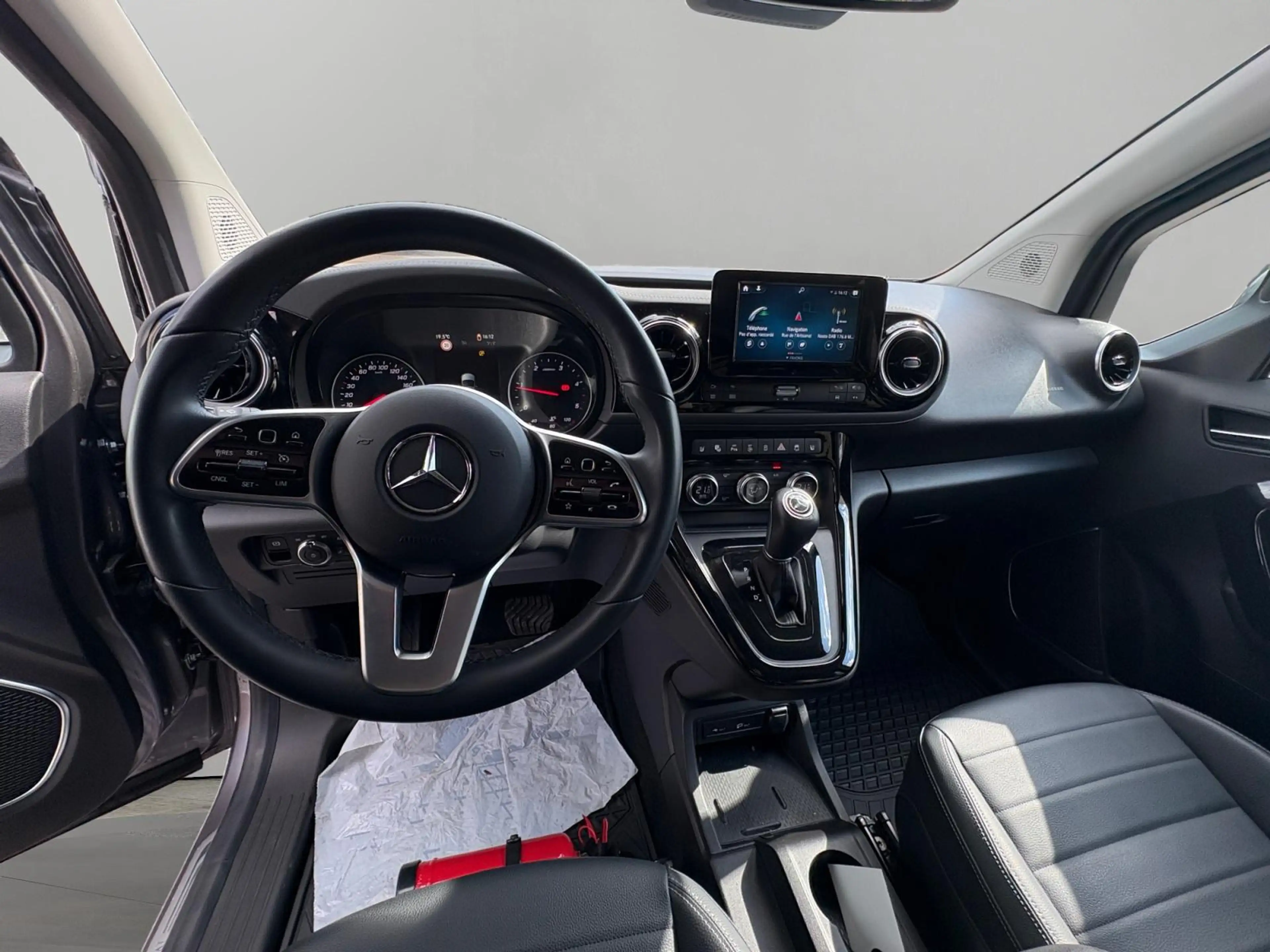 Mercedes-Benz T-Class T180d L1 — photo 10