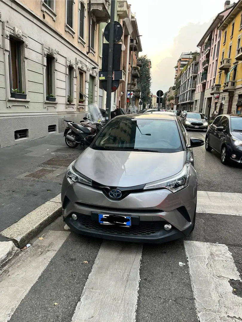 Toyota C-HR style - 1