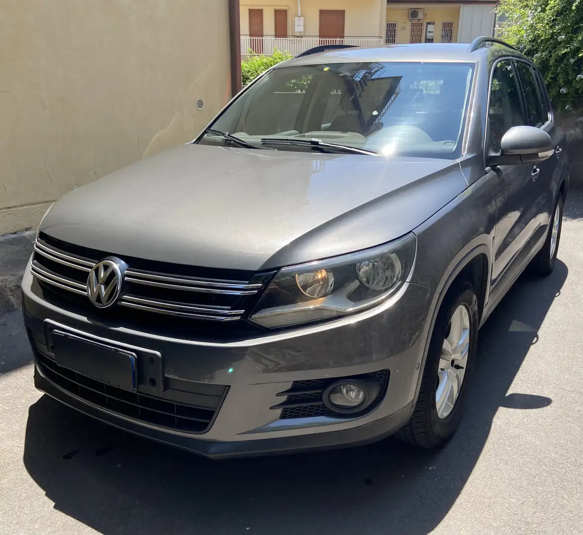 Volkswagen Tiguan 2.0 tdi bm Sport&Style 110cv Grigio - 1