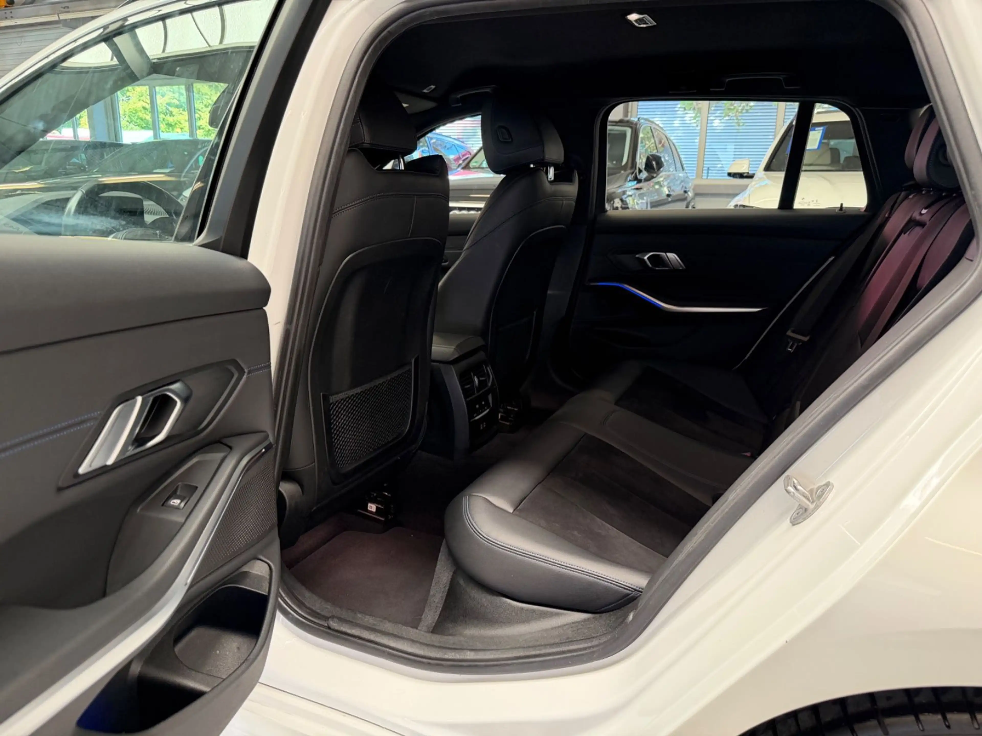 BMW 330 d xDrive M Sport LIVE/LED/NAVI/M BREMSE/19ALU — photo 15