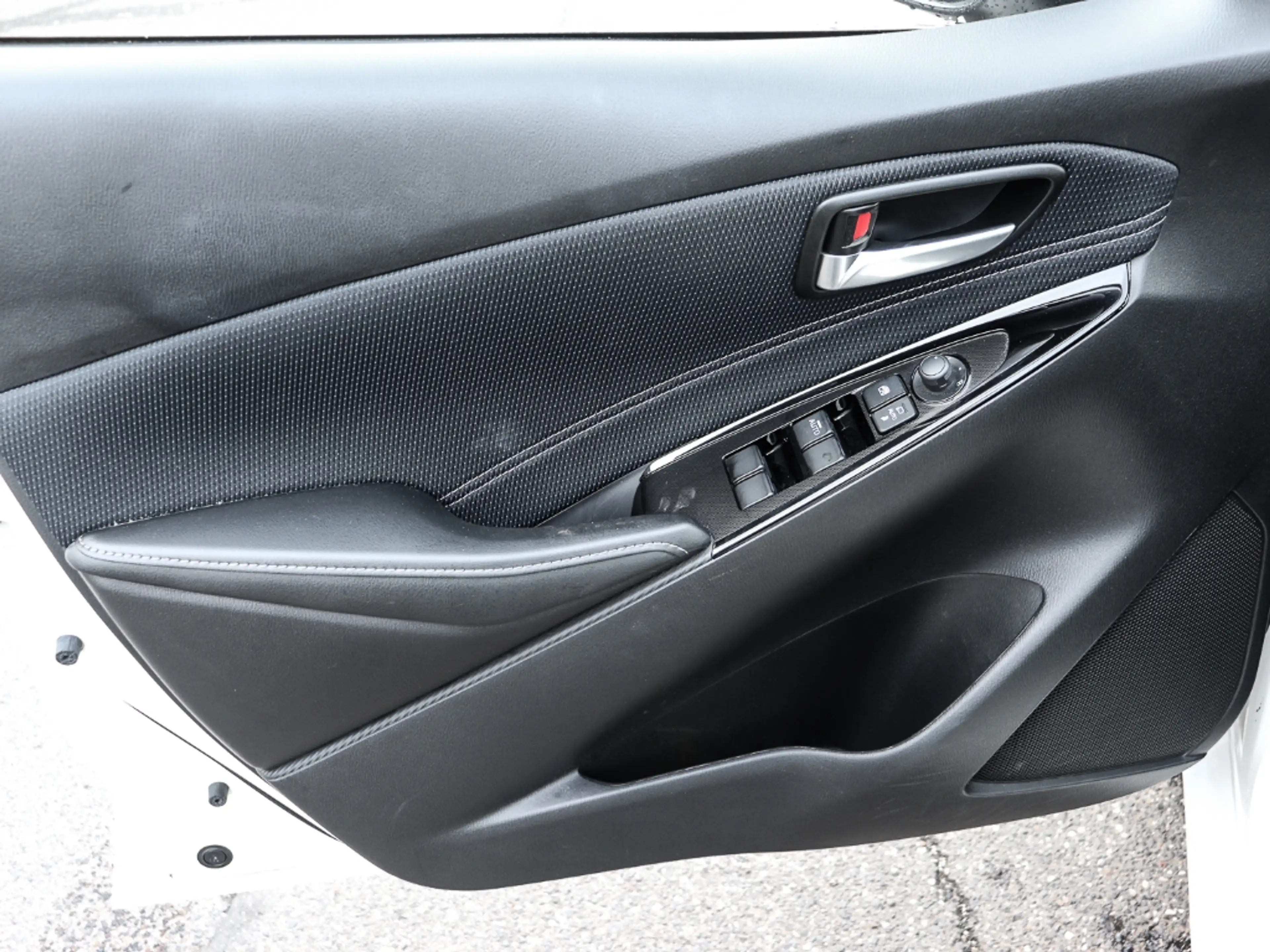 Mazda 2 SKYACTIV-G 90 M Hybrid 6GS SPORTS-Line TECHNIK-Pak — photo 12