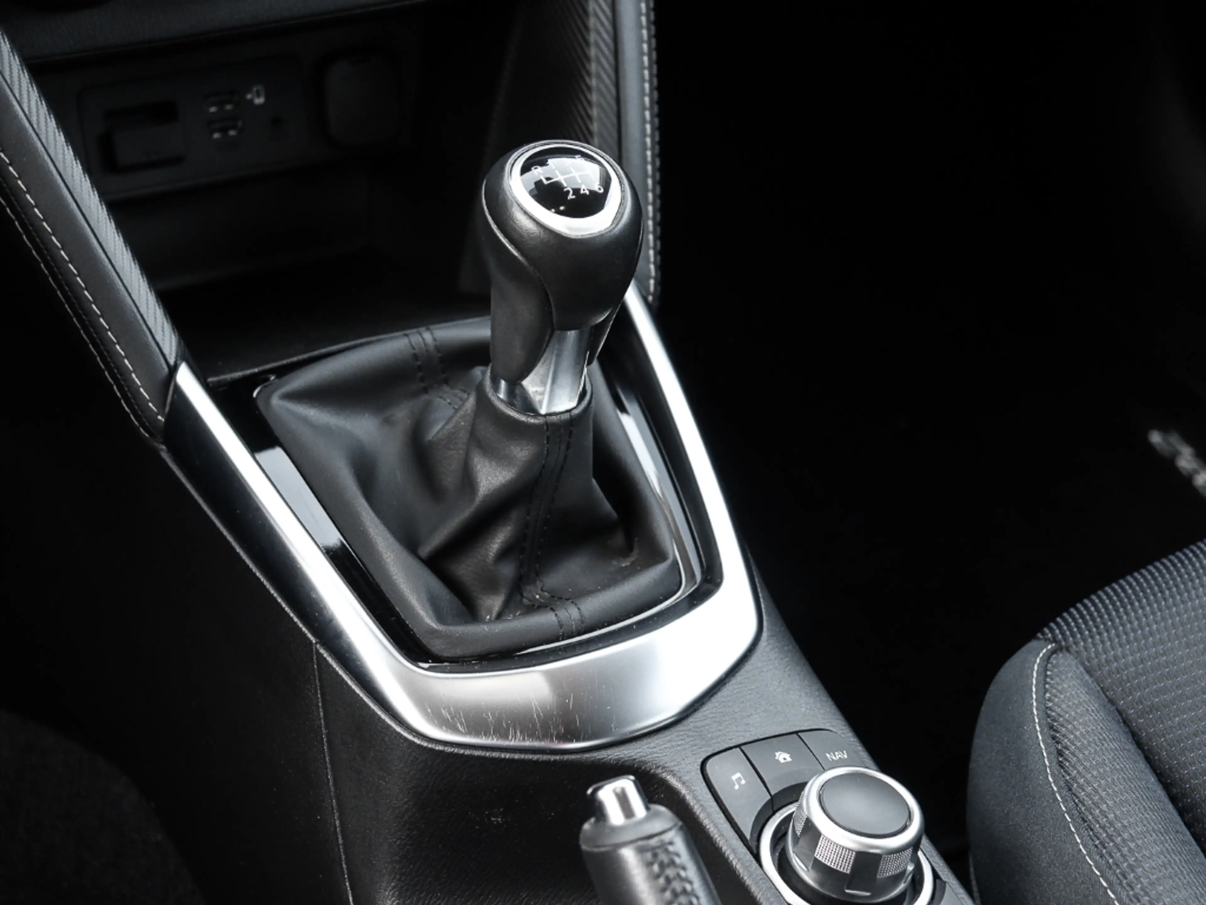 Mazda 2 SKYACTIV-G 90 M Hybrid 6GS SPORTS-Line TECHNIK-Pak — photo 14