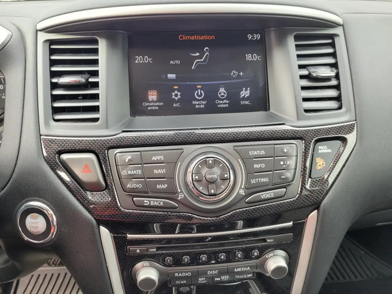 Nissan Pathfinder снимка Nissan Pathfinder