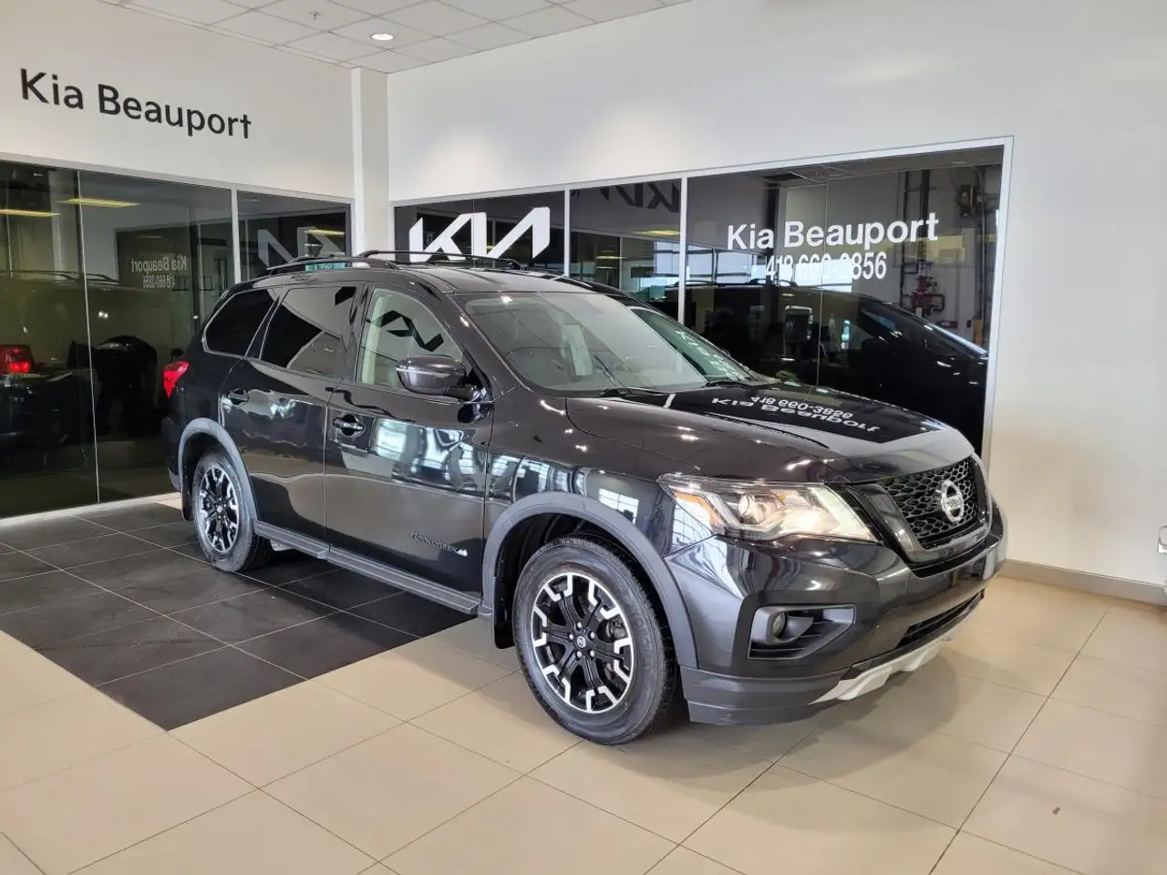 Nissan Pathfinder снимка Nissan Pathfinder