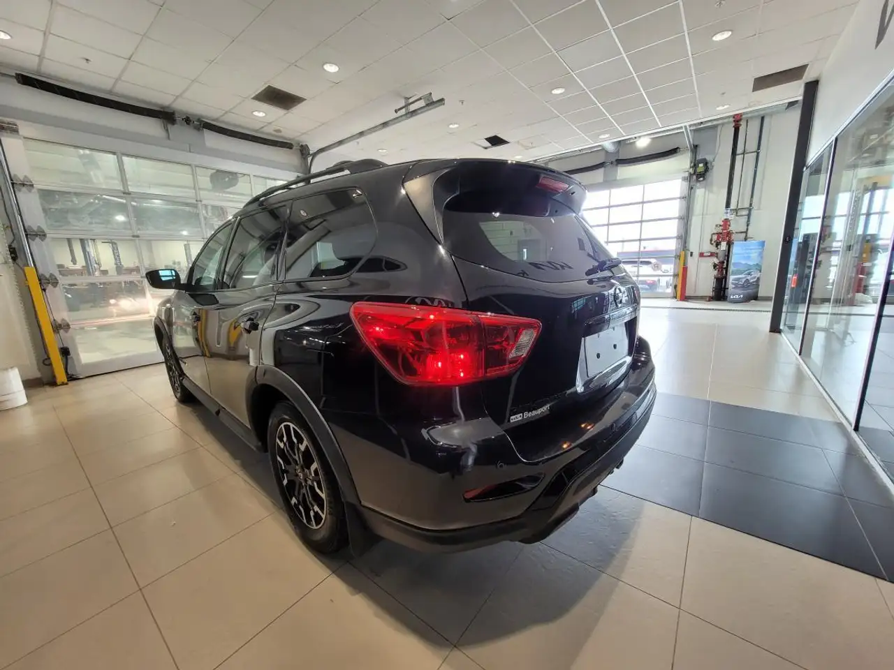 Nissan Pathfinder снимка Nissan Pathfinder