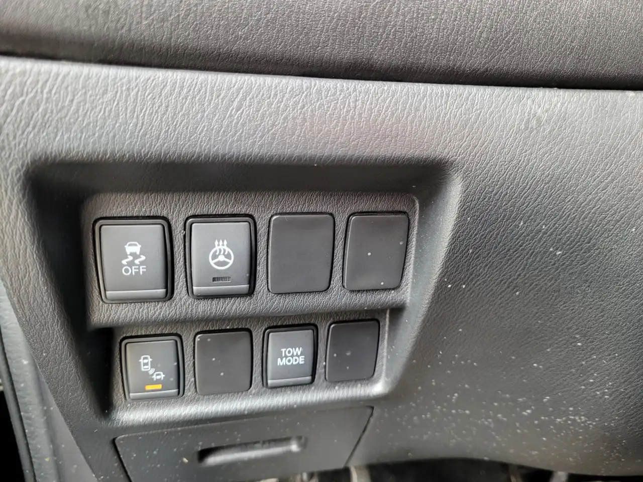Nissan Pathfinder снимка Nissan Pathfinder