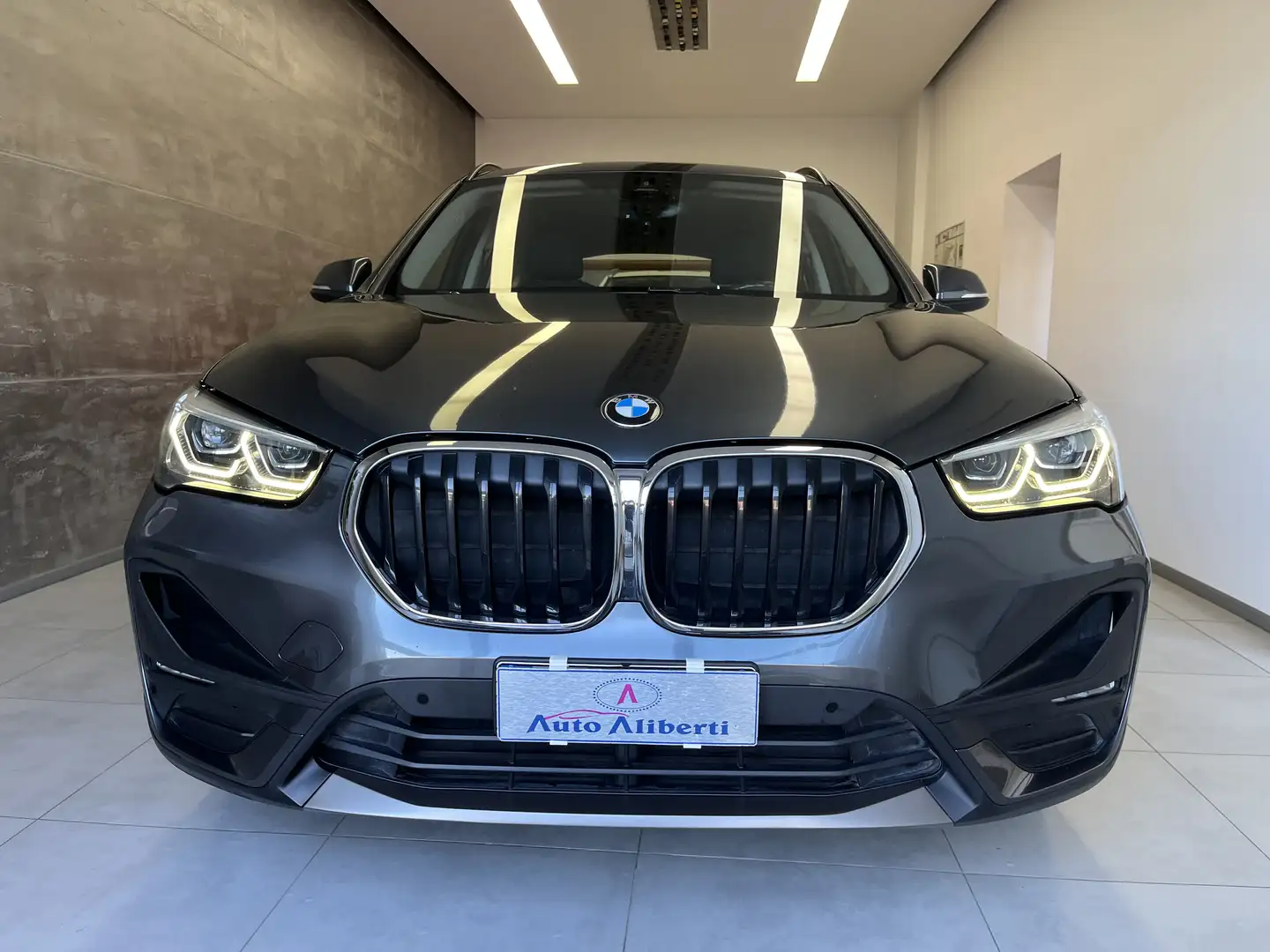 BMW X1 X1 sdrive18d Advantage auto Grigio - 2