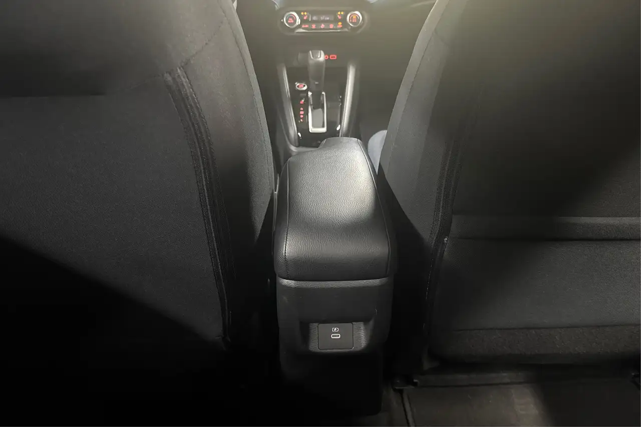 Nissan Versa fotografie Nissan Versa