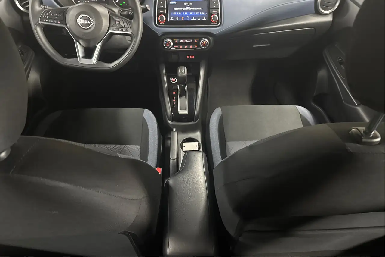 Nissan Versa fotografie Nissan Versa