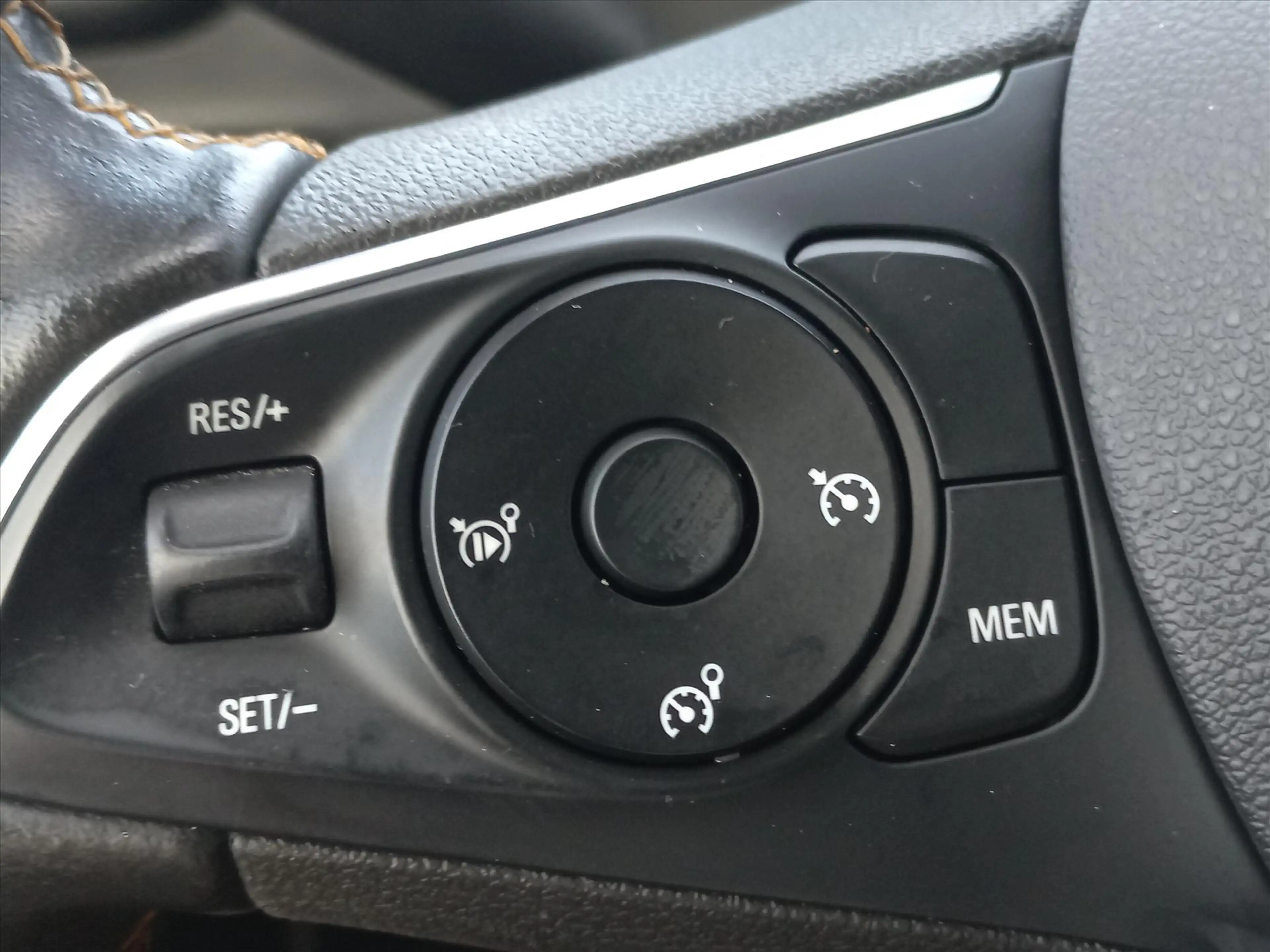 Opel Crossland X 1.2T 110pk Innovation | Navigatie by app | Lm-velg — photo 21