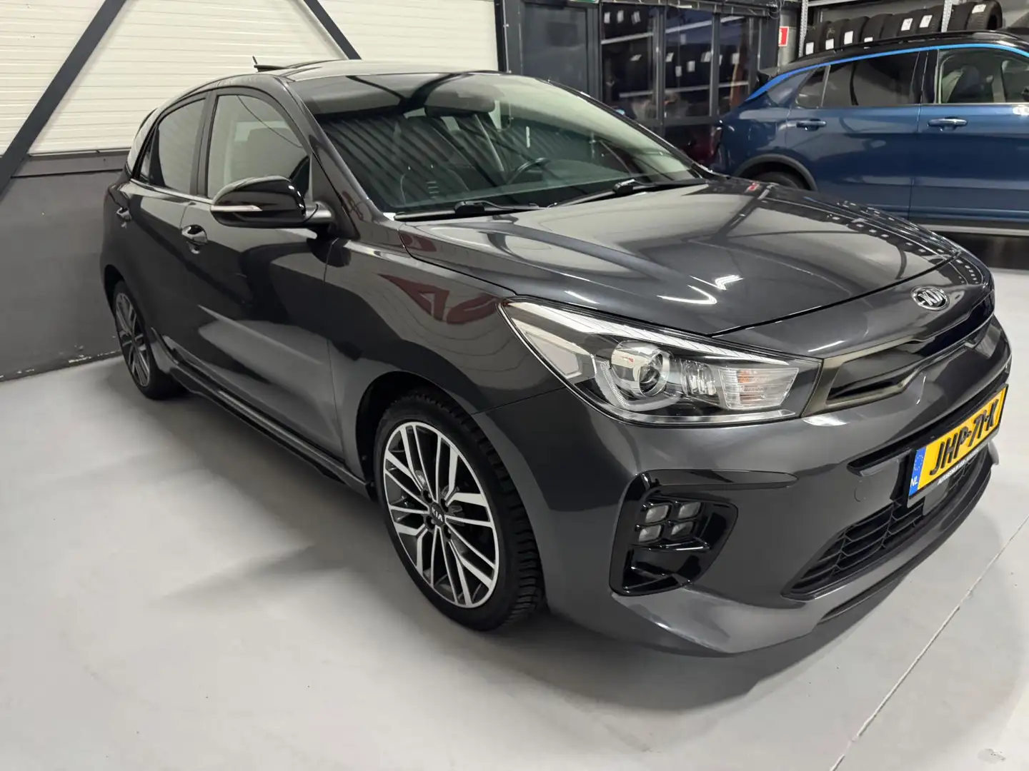 Kia Rio 1.0 TGDI GT-Line|6bak|120PK|Pano|Trekhaak|4-seizoe Grijs - 2