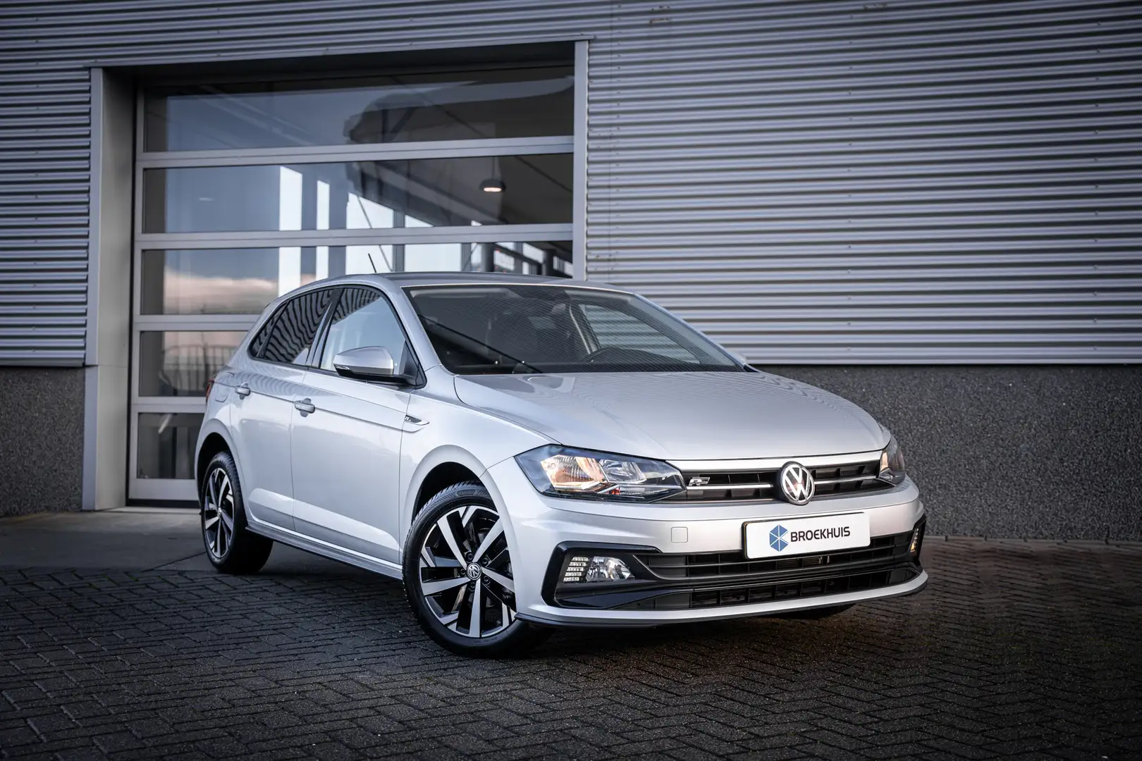 Volkswagen Polo 1.0 TSI Comfortline Business | 16 inch lichtmetale Grau - 2