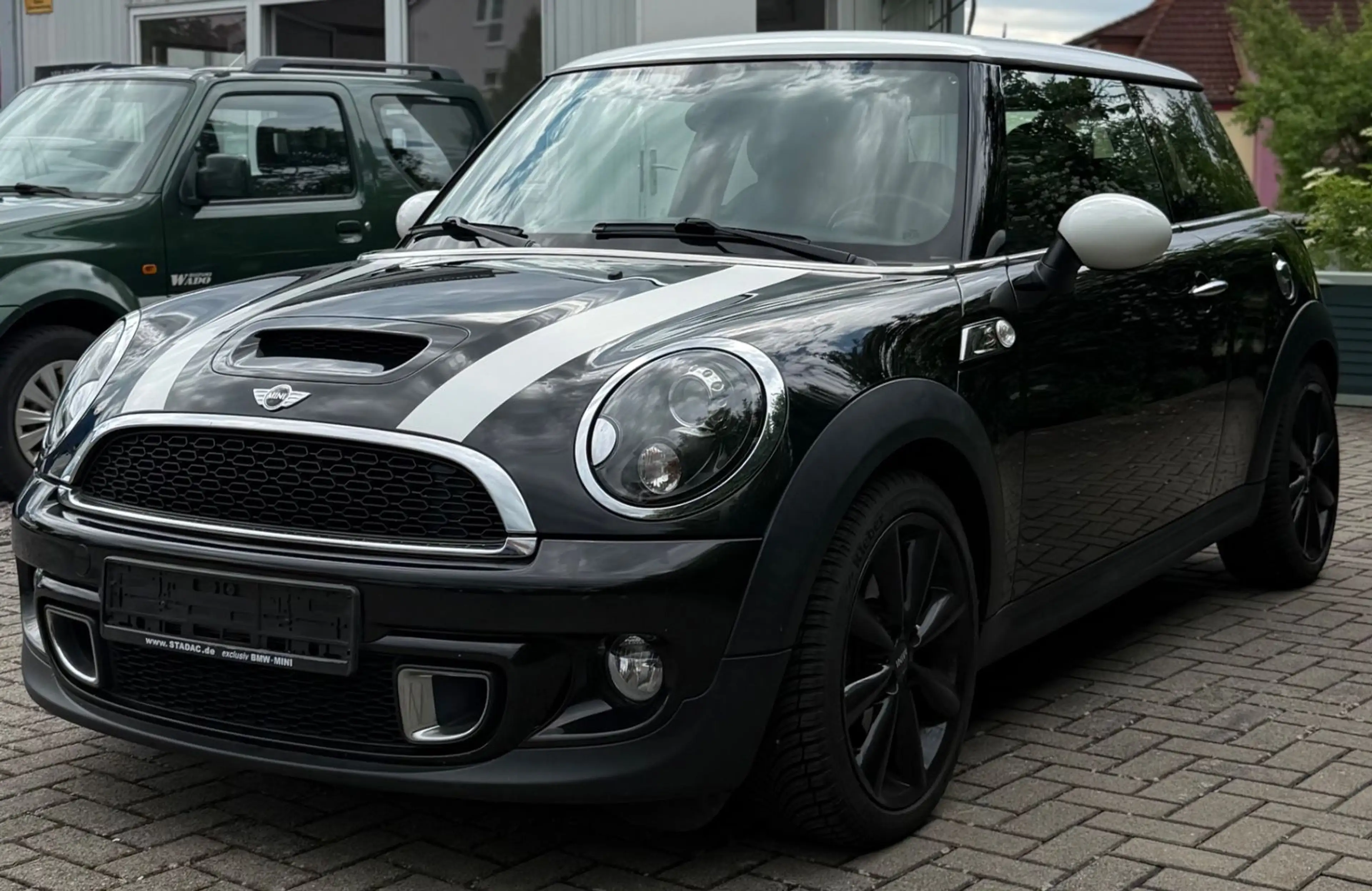 MINI Cooper S /NAVI/XENON/KLIMA/NAVI/SHZ