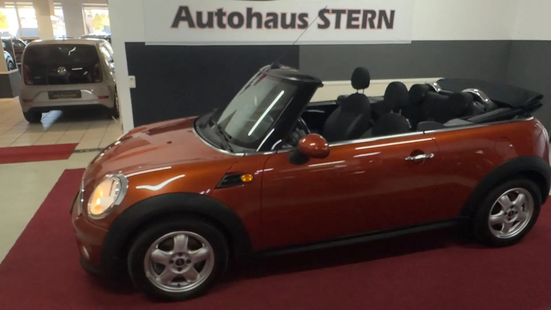 MINI Cooper Cabrio Orange - 2