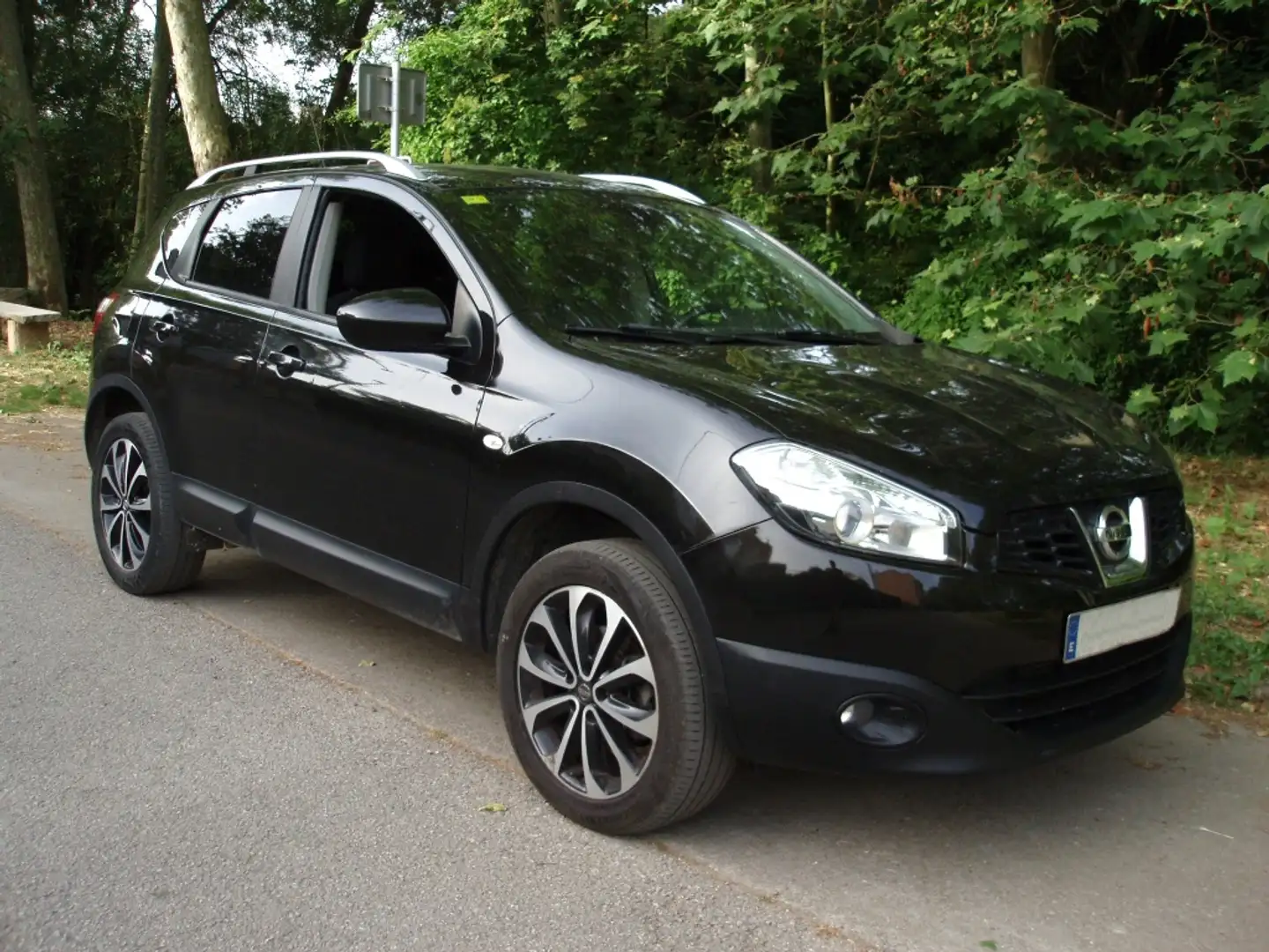 Nissan Qashqai Q+2 1.5dCi Tekna Sport 4x2 18´´ Чорний - 1