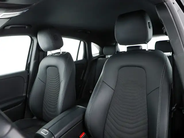 Mercedes-Benz GLA view 13