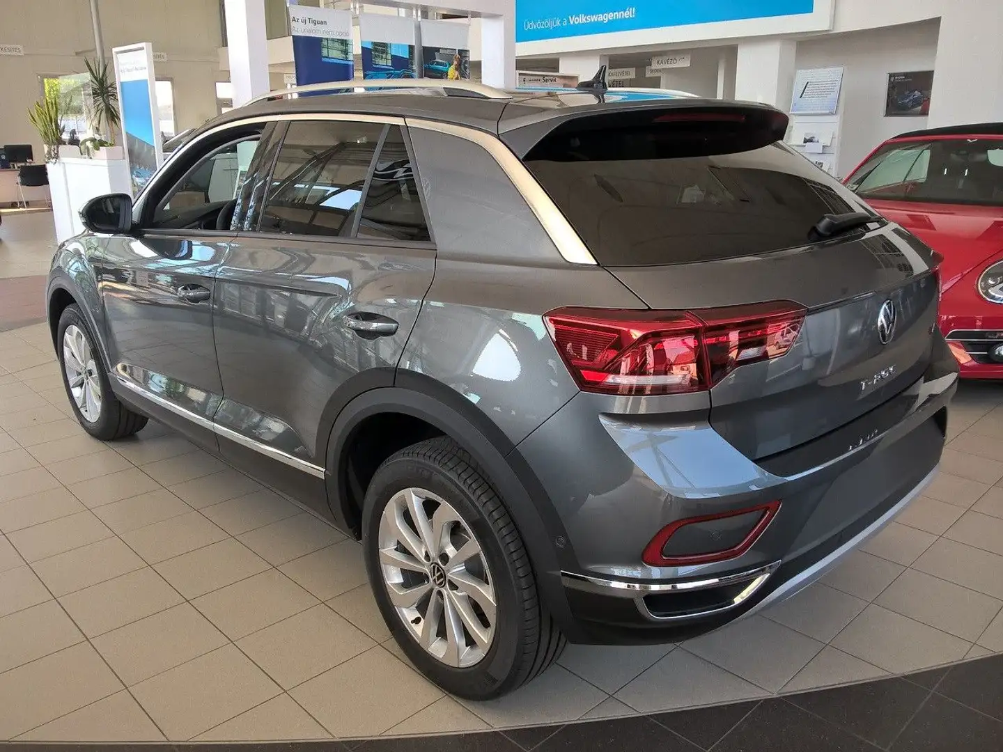 Volkswagen T-Roc 1.5 TSI DSG Style AHK EHK Kessy Side Kame Grijs - 2