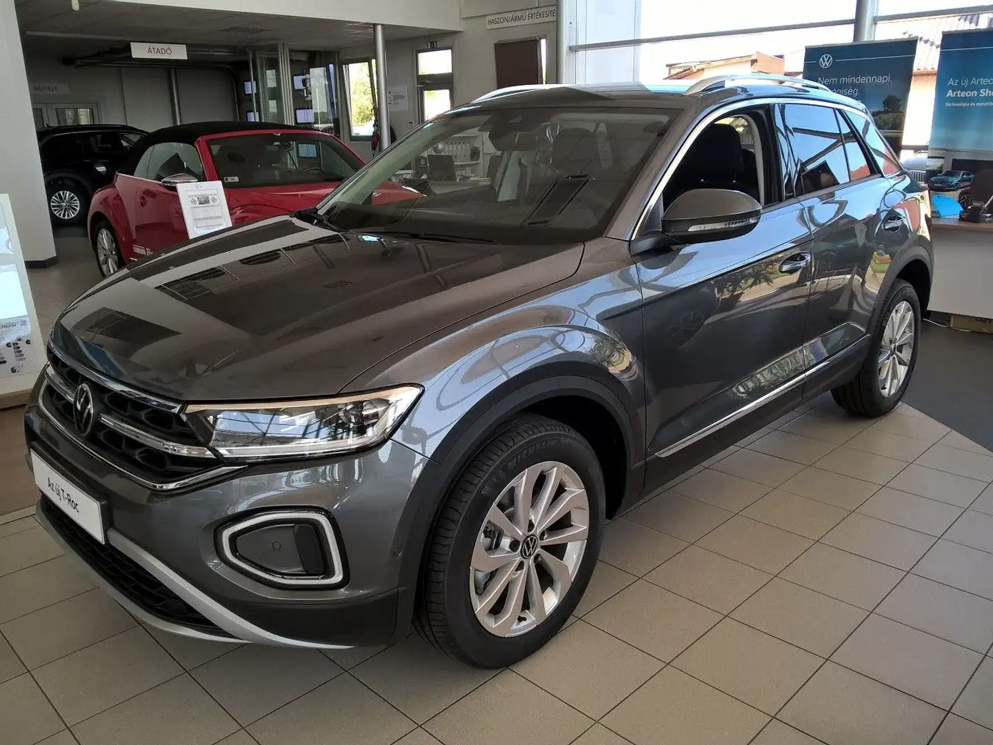 Volkswagen T-Roc 1.5 TSI DSG Style AHK EHK Kessy Side Kame Grijs - 1