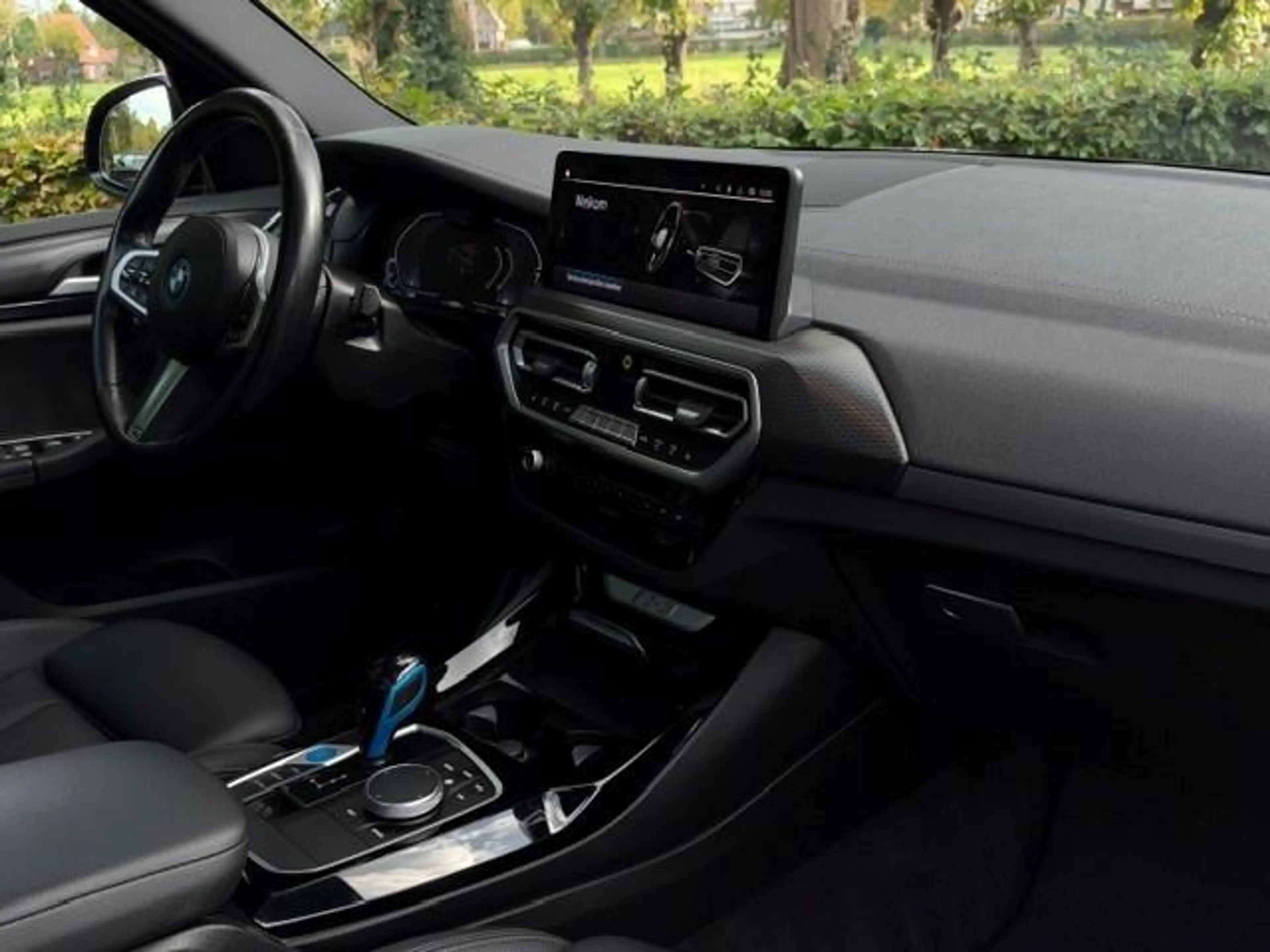 BMW iX3 High Executive — photo 9