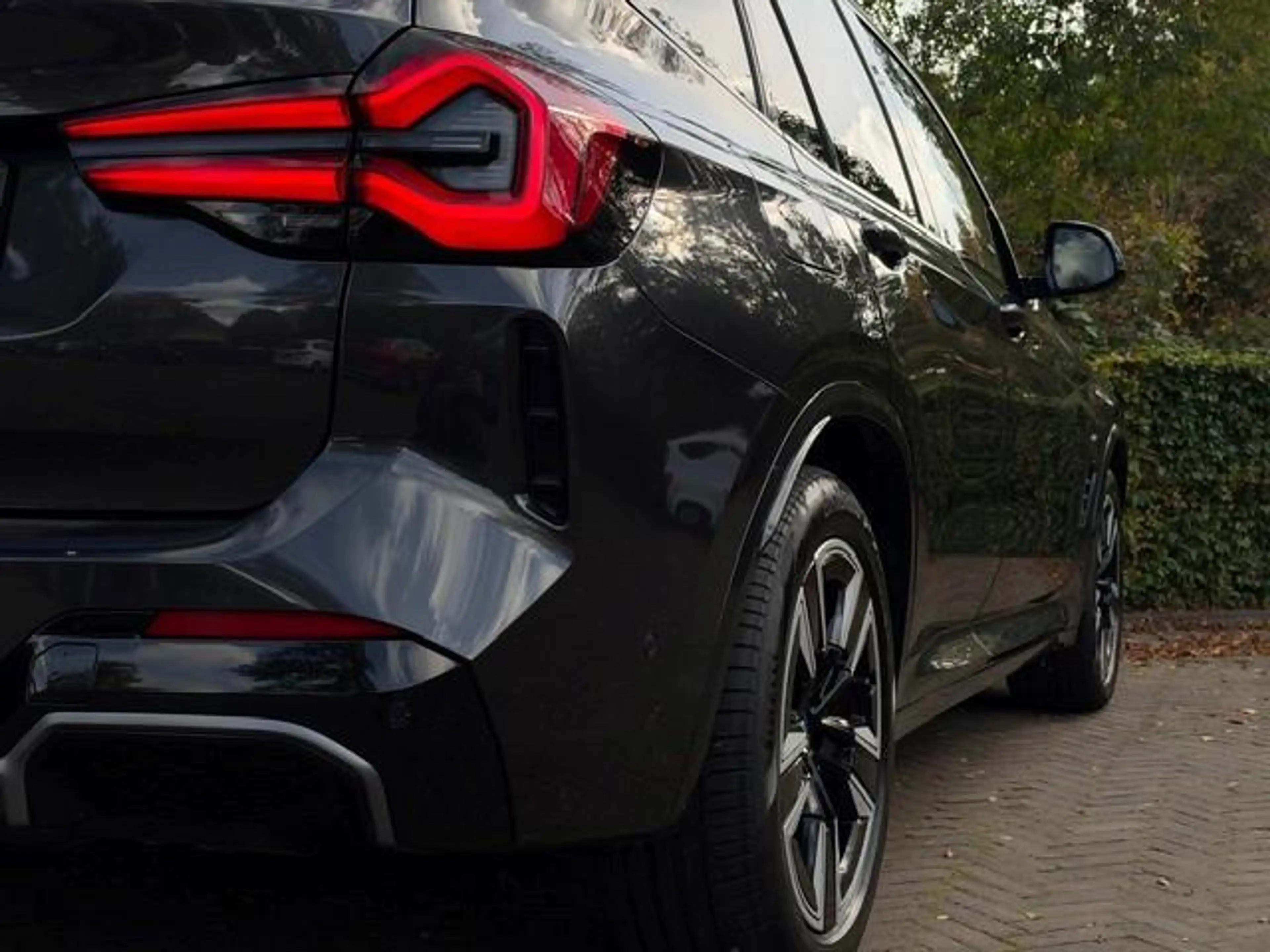 BMW iX3 High Executive — photo 3