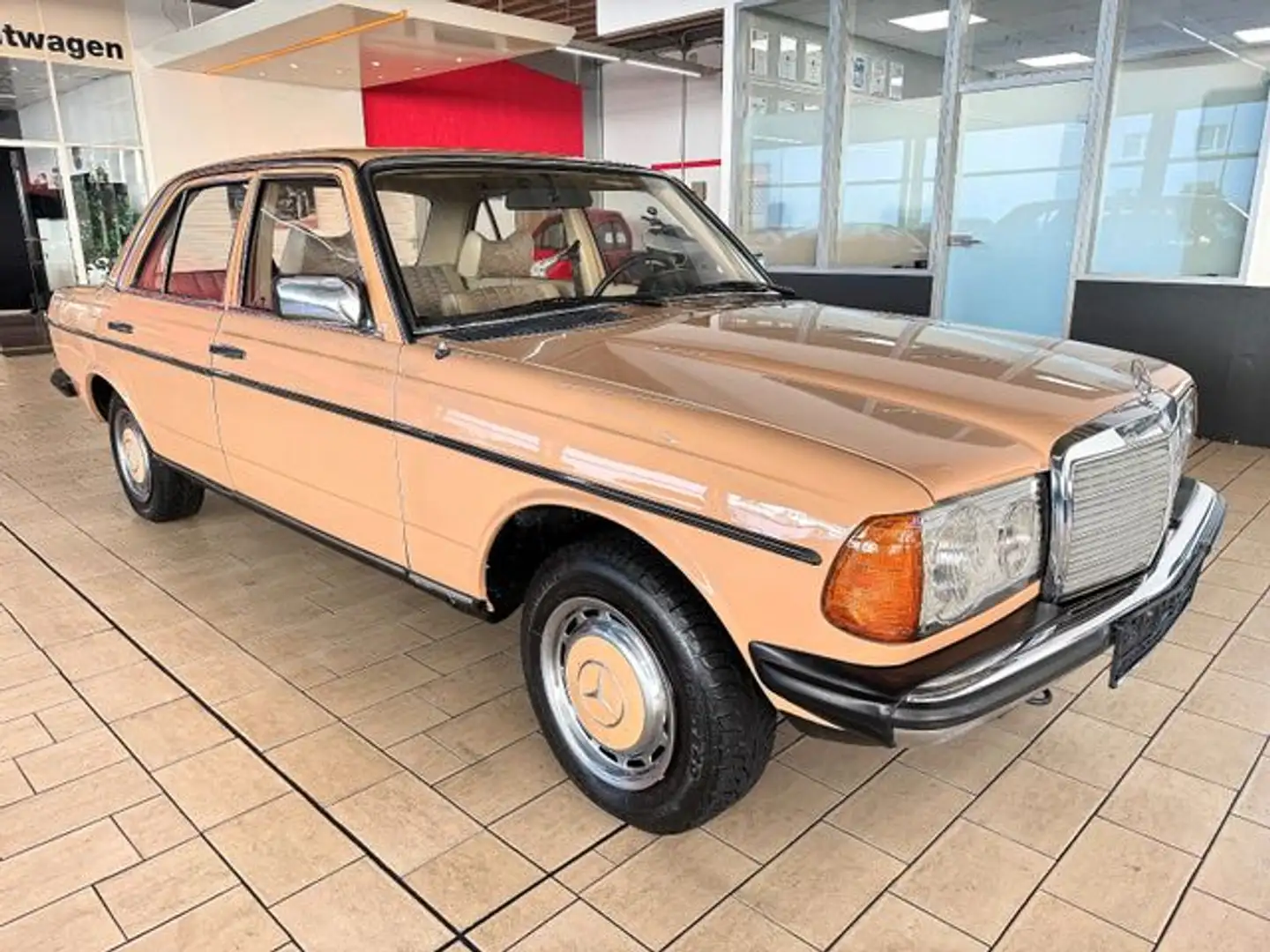 Mercedes-Benz 300 D*OLDTIMER+AUTOMATIK+SERVO* ORIG.132TKM Beige - 1