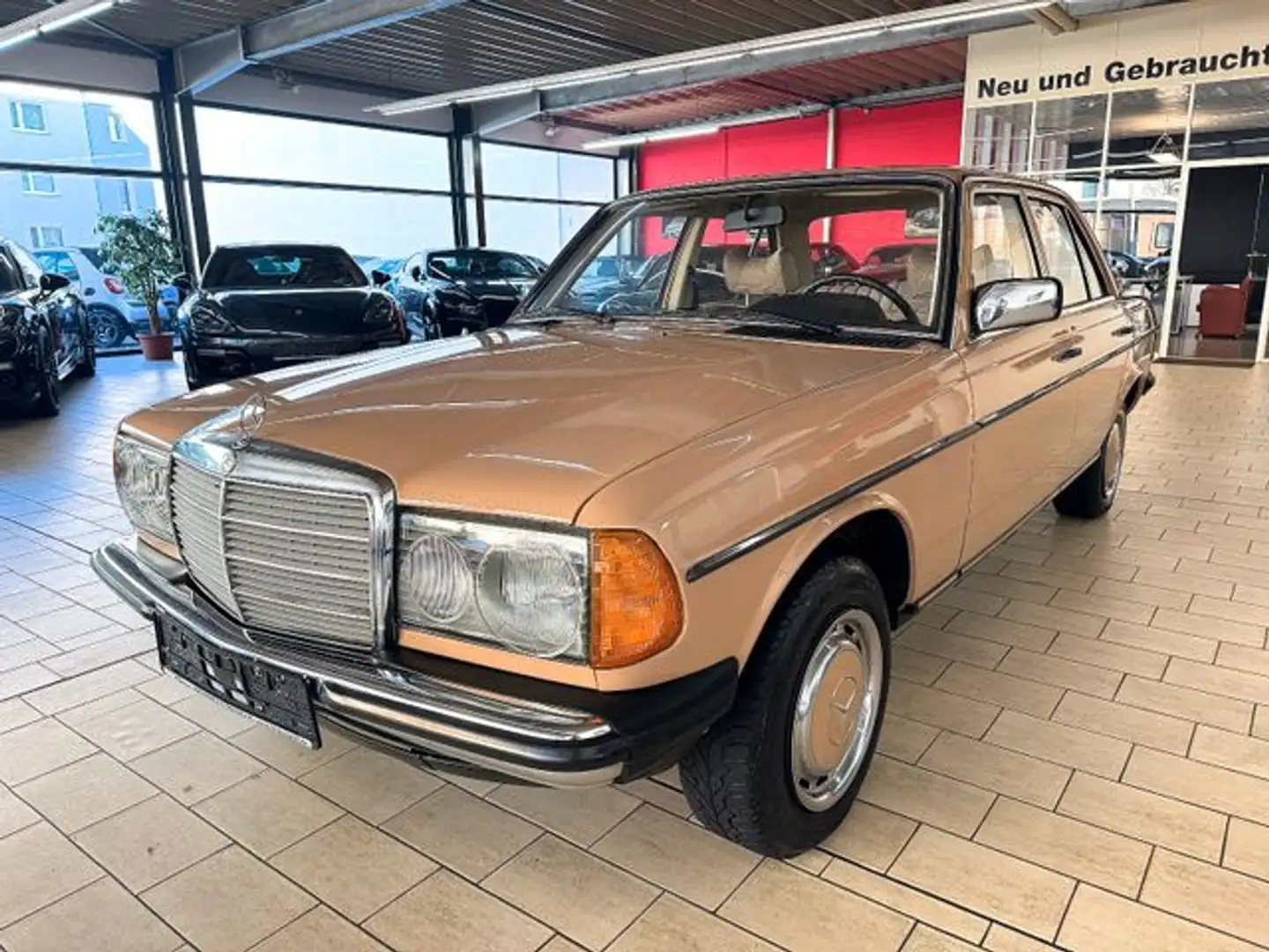 Mercedes-Benz 300 D*OLDTIMER+AUTOMATIK+SERVO* ORIG.132TKM Бежевий - 2