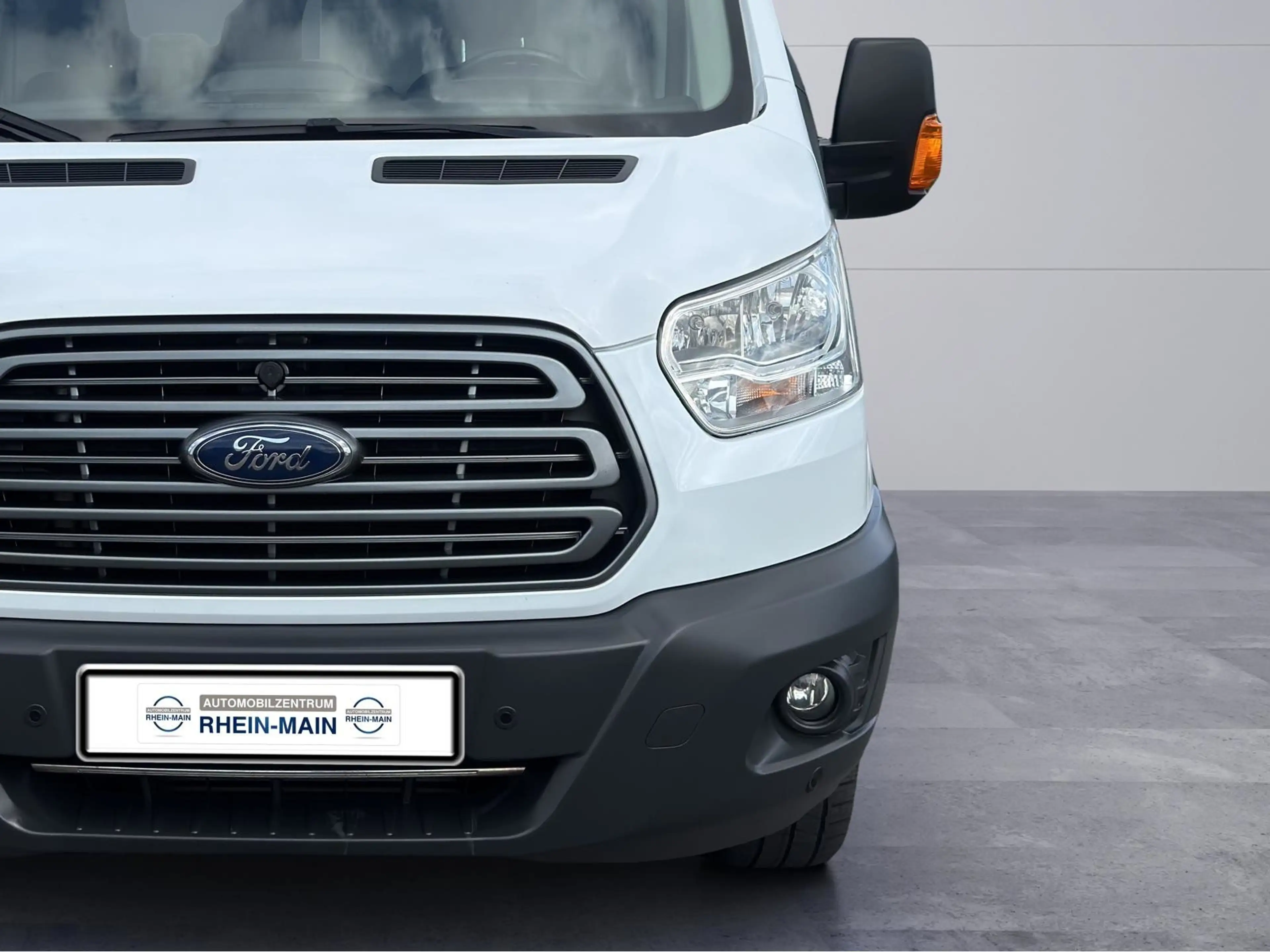 Ford Transit 350 L4 Trend AHK 2.8T — photo 9