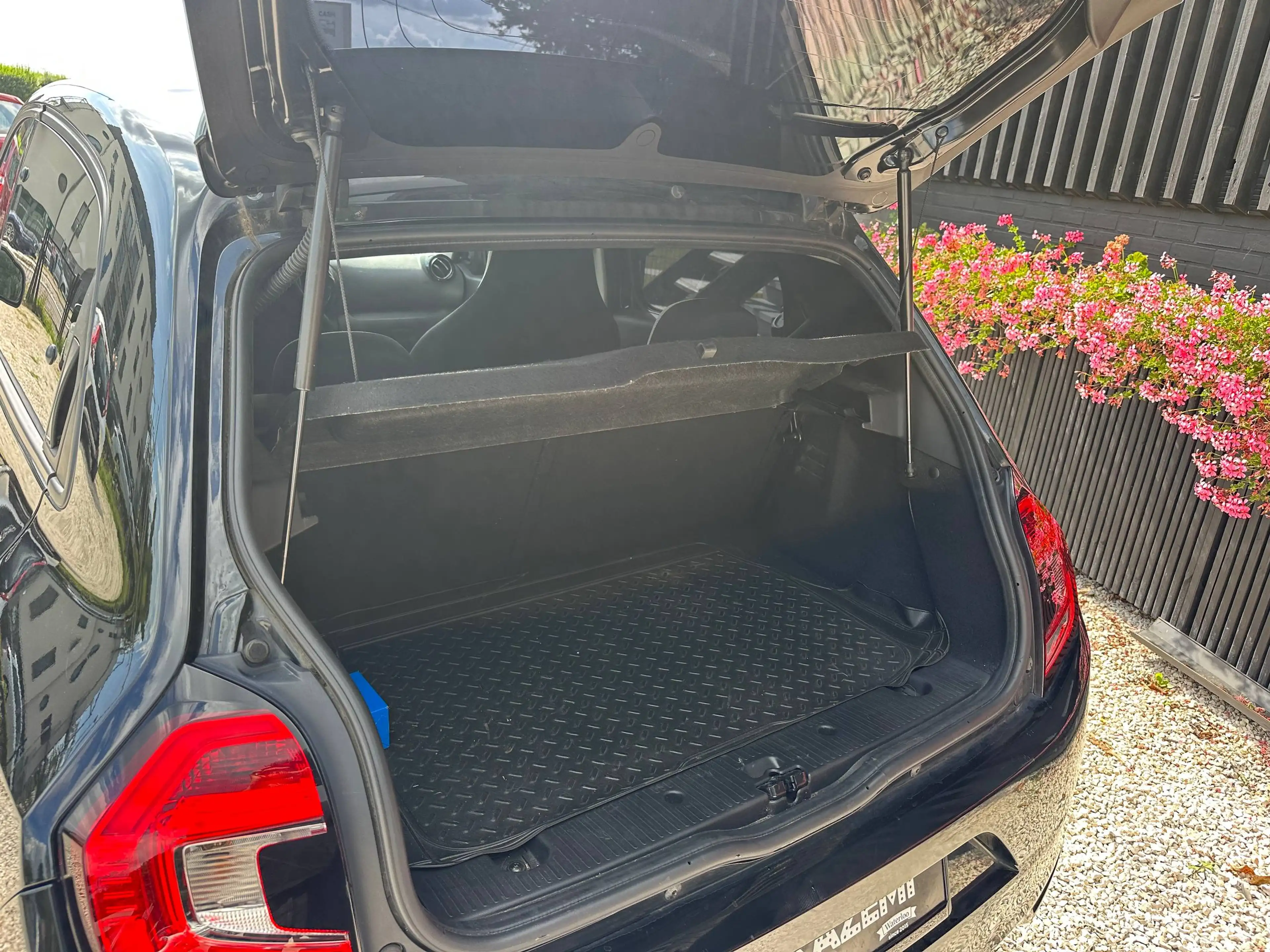 Renault Twingo Twingo 1.0i  * ECRAN - CARPLAY - 110.893 KM  * — photo 9