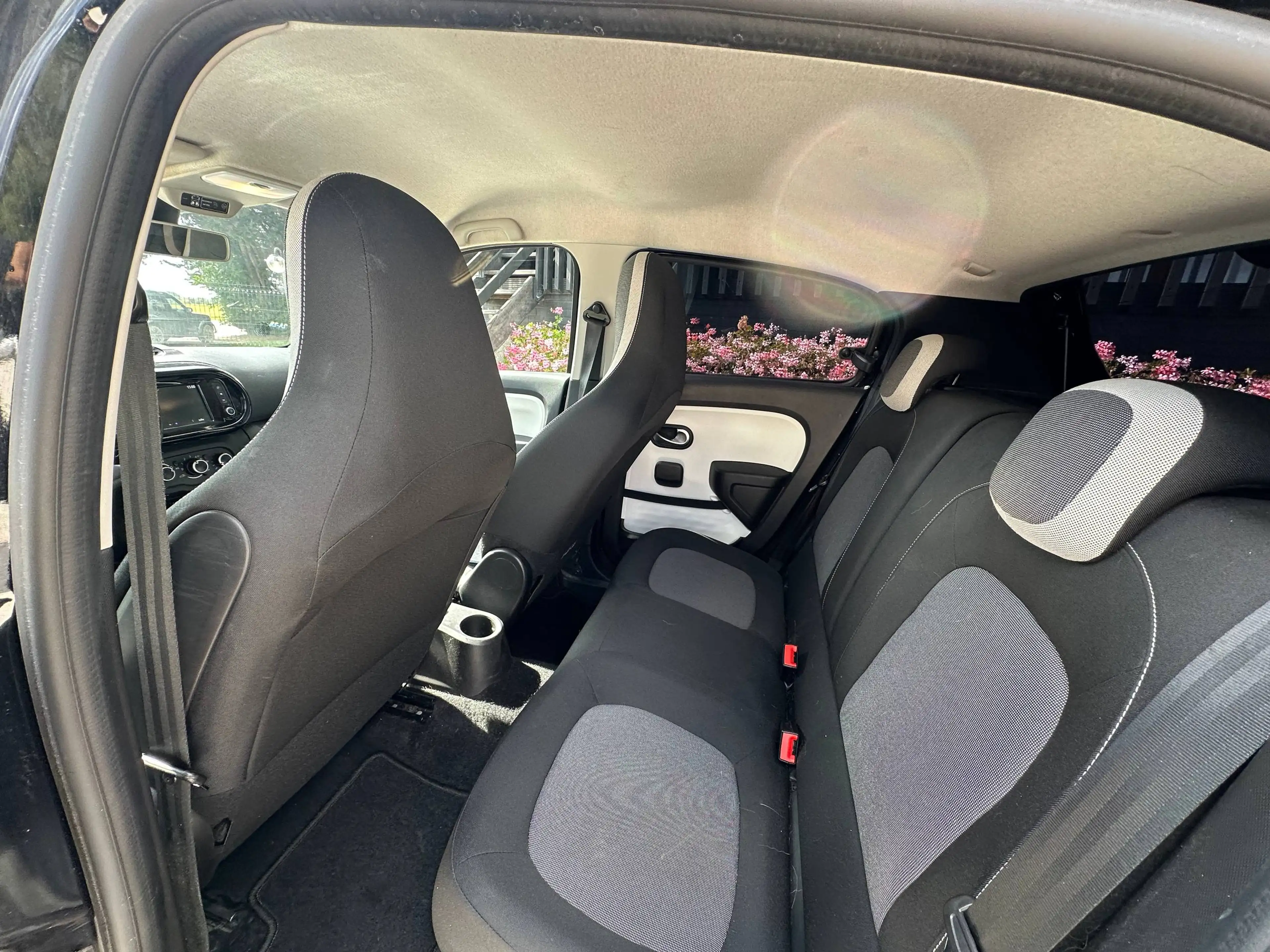 Renault Twingo Twingo 1.0i  * ECRAN - CARPLAY - 110.893 KM  * — photo 13