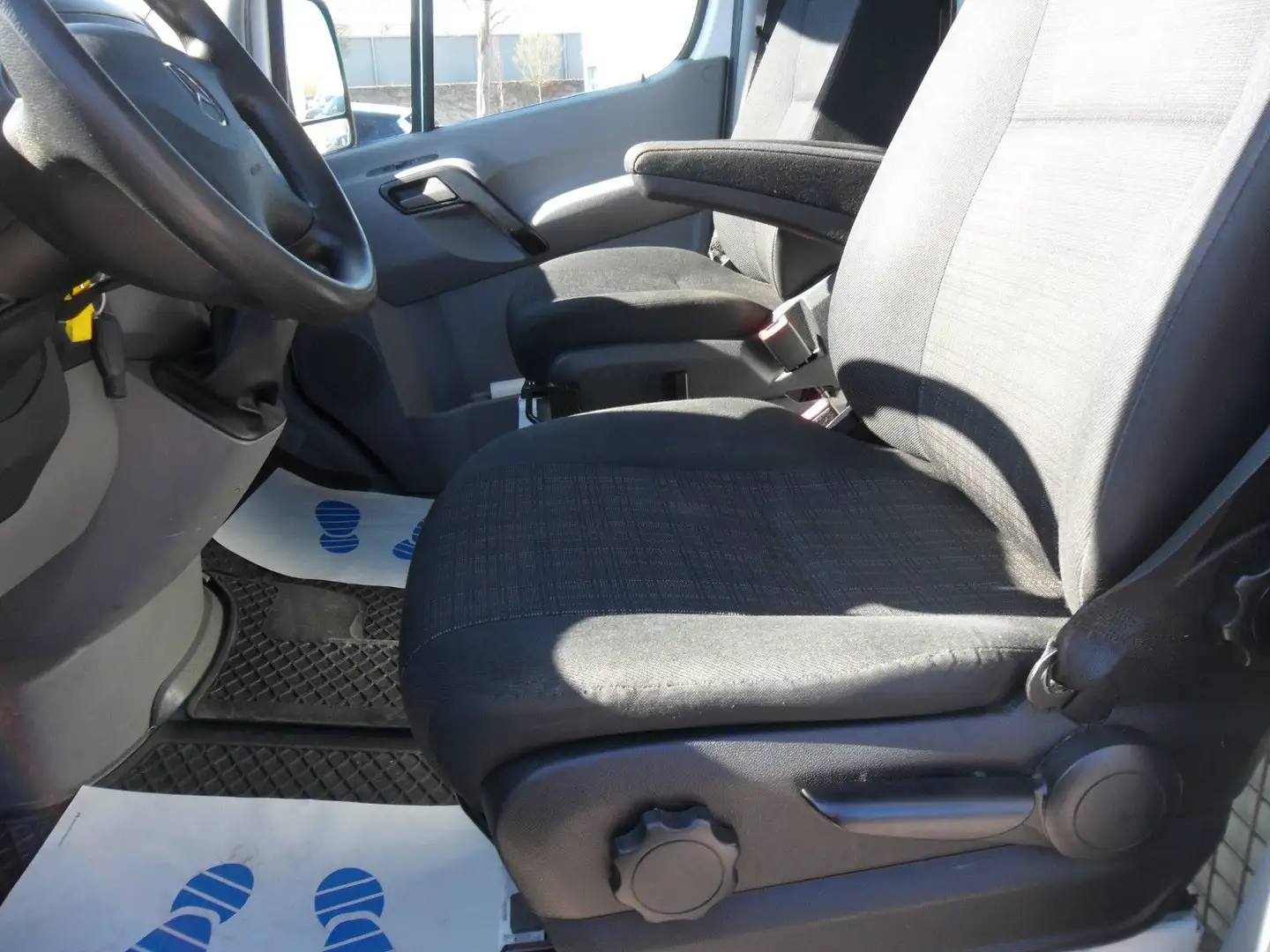 Mercedes-Benz Sprinter 311 CDI   L2 H2 NAVI/Regal/Netto 12596. Blanc - 2