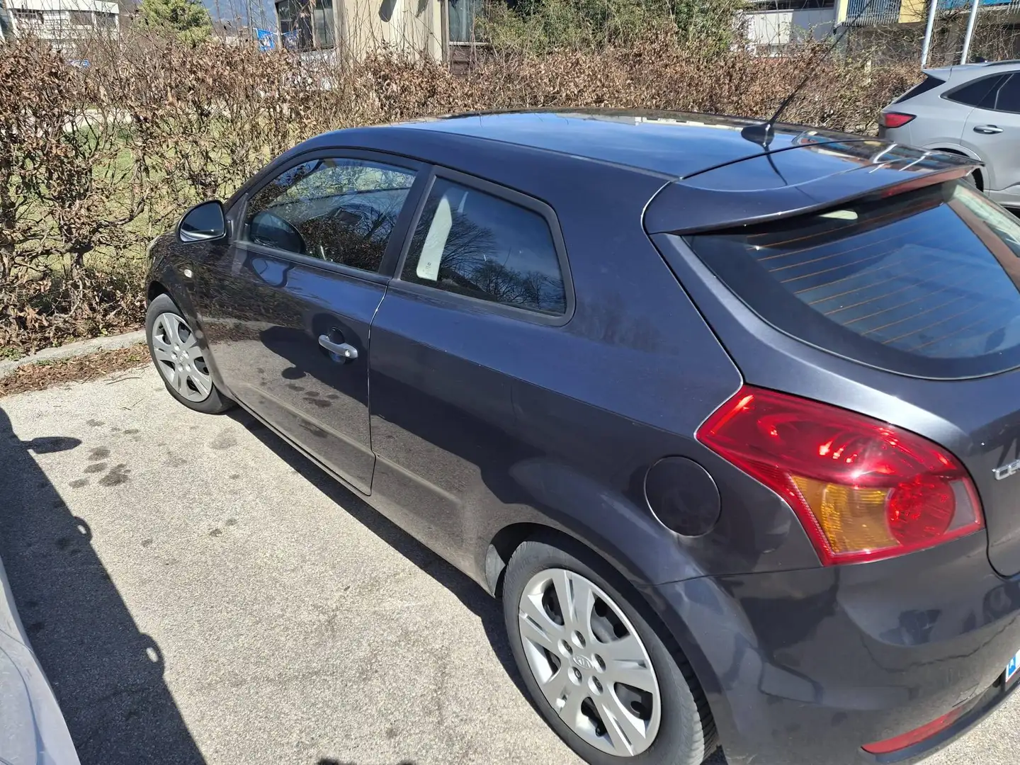 Kia ProCeed / pro_cee'd pro cee'd 1,6 CRDi Cool Cool Grau - 1