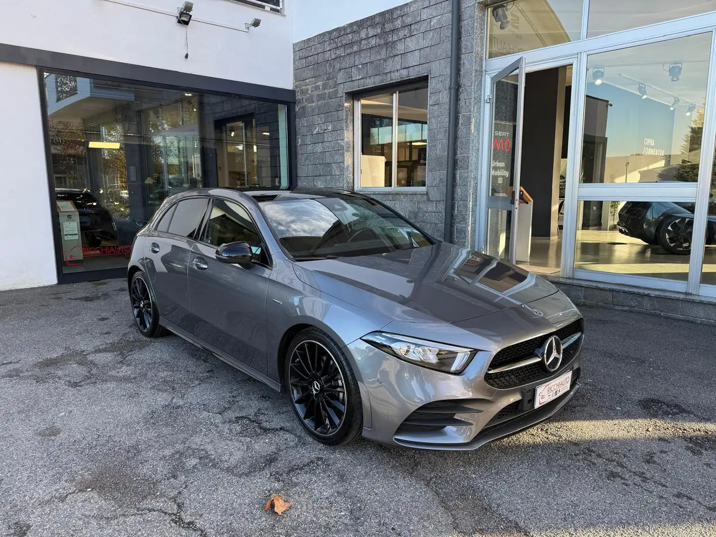 Mercedes-Benz A 200 Classe A Premium Night edition auto Grigio - 1