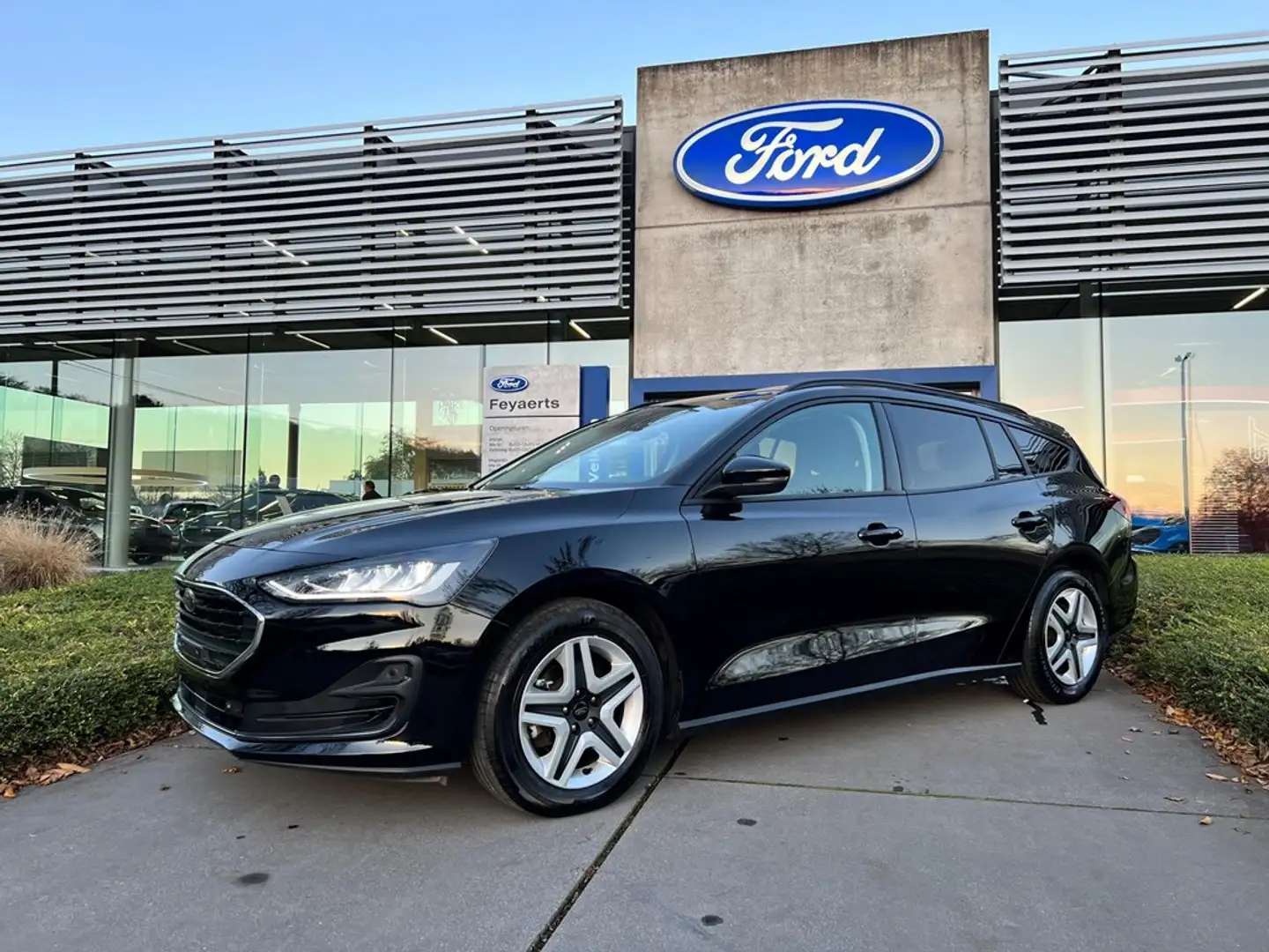 Ford Focus CONNECTED CLIPPER 1.0 ECOBOOST 125PK -  GARANTIE T Negro - 1