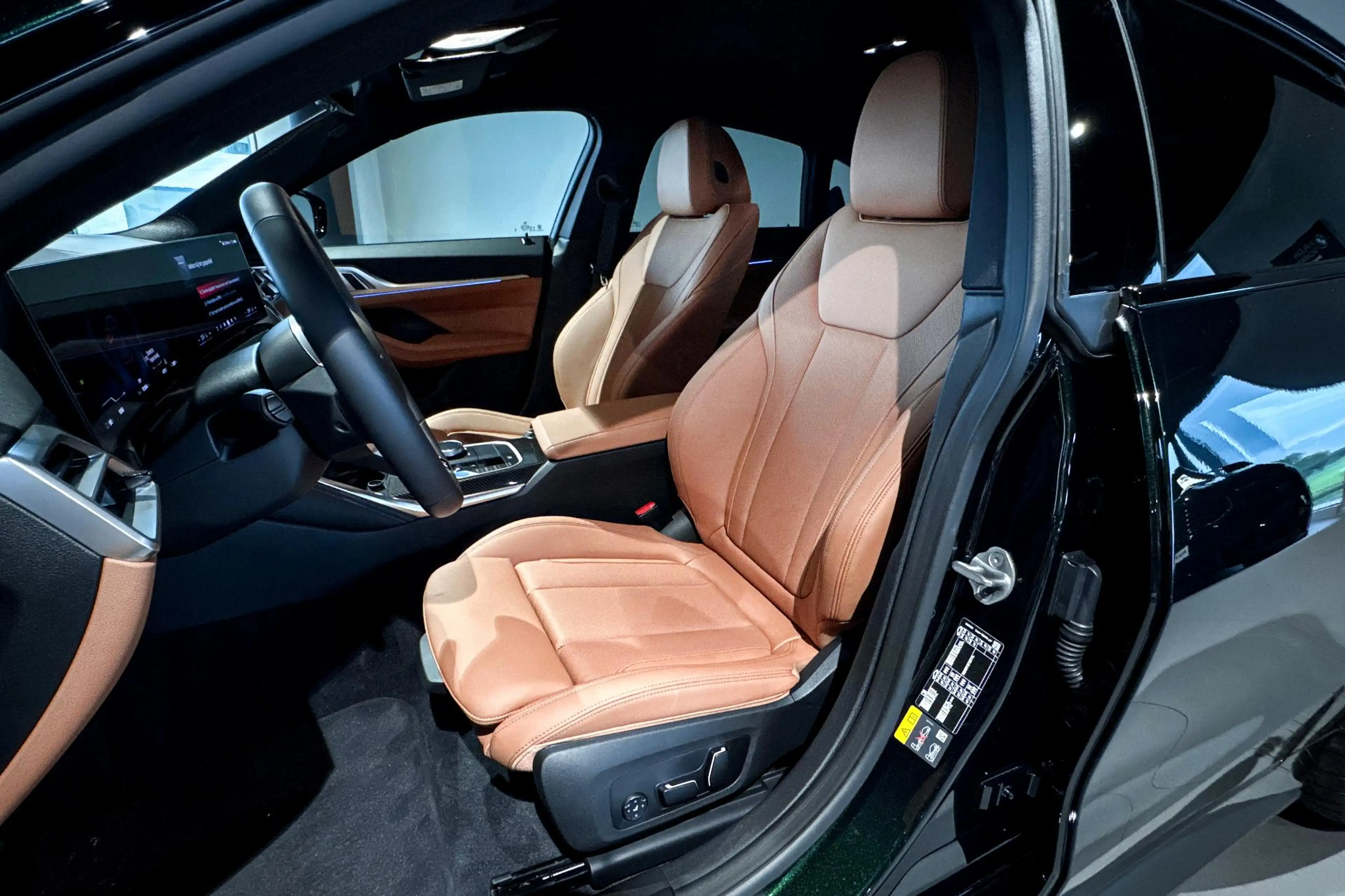 BMW i4 M60 84 kWh | M Sport | Stoelverwarming | Achteruit — photo 10