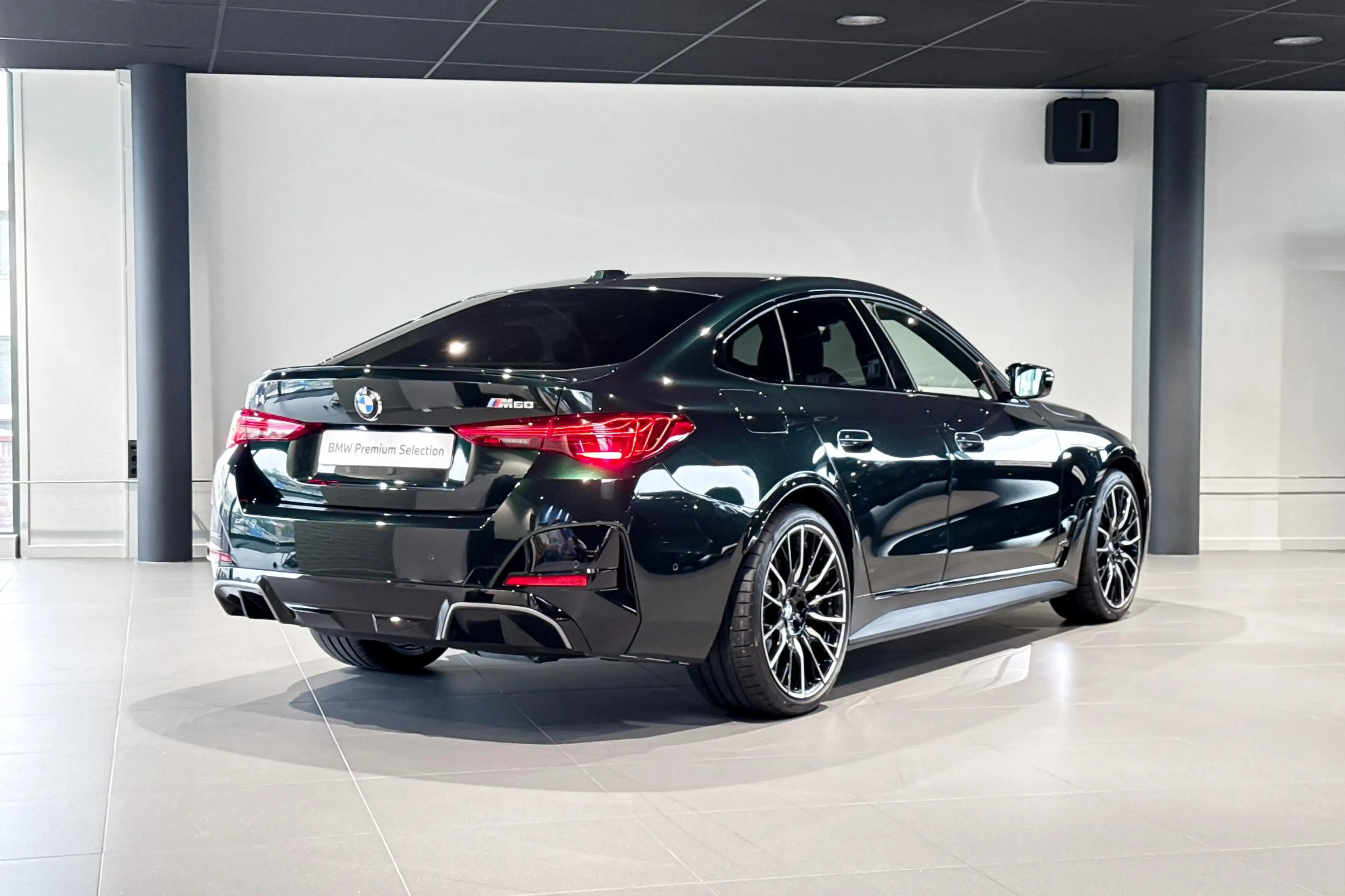 BMW i4 M60 84 kWh | M Sport | Stoelverwarming | Achteruit — photo 6