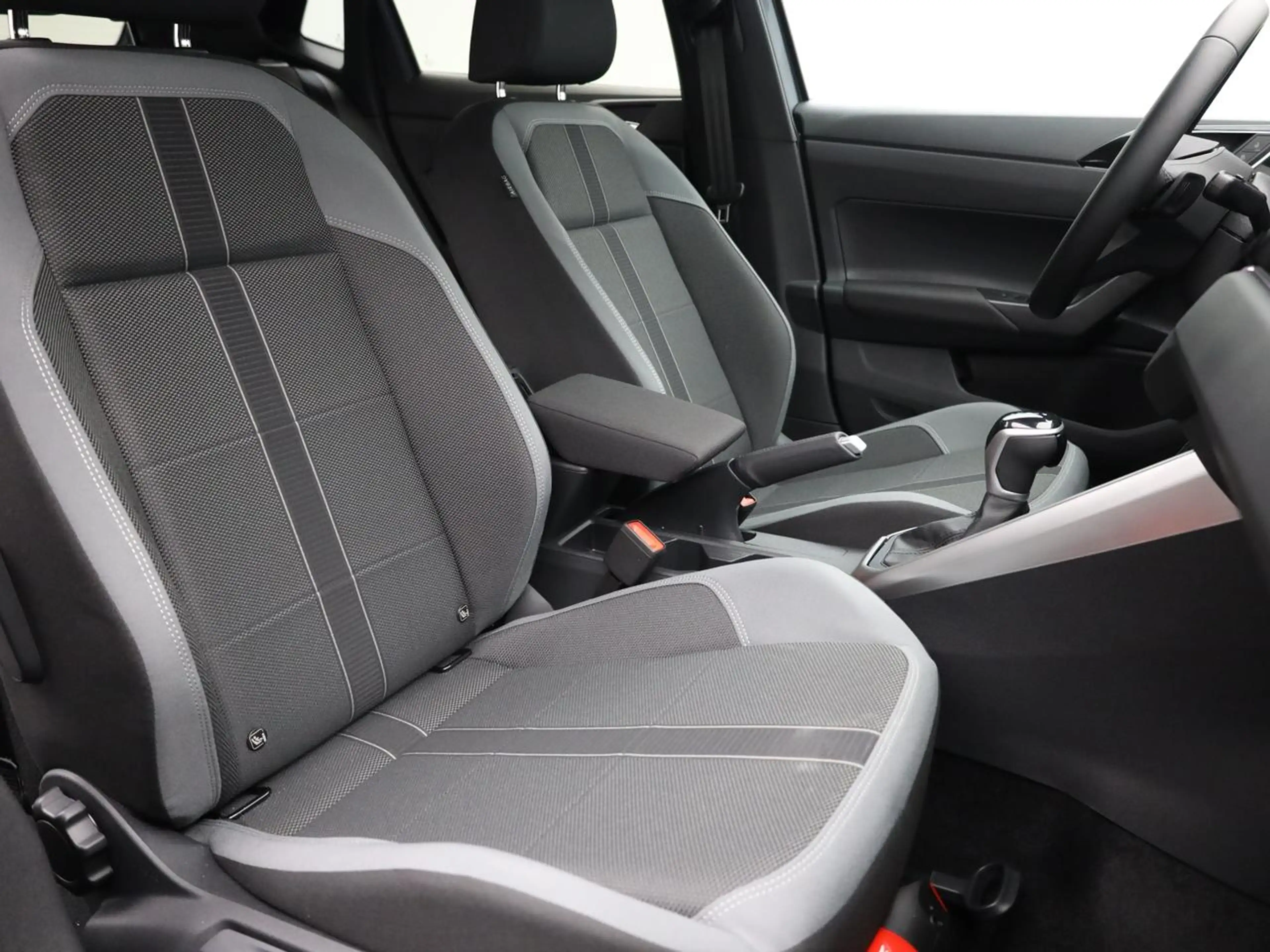 Volkswagen Polo Edition 50 - 1.0 TSI 95 PK DSG AUTOMAAT - IQ - PANO - BLIND SPOT — photo 4