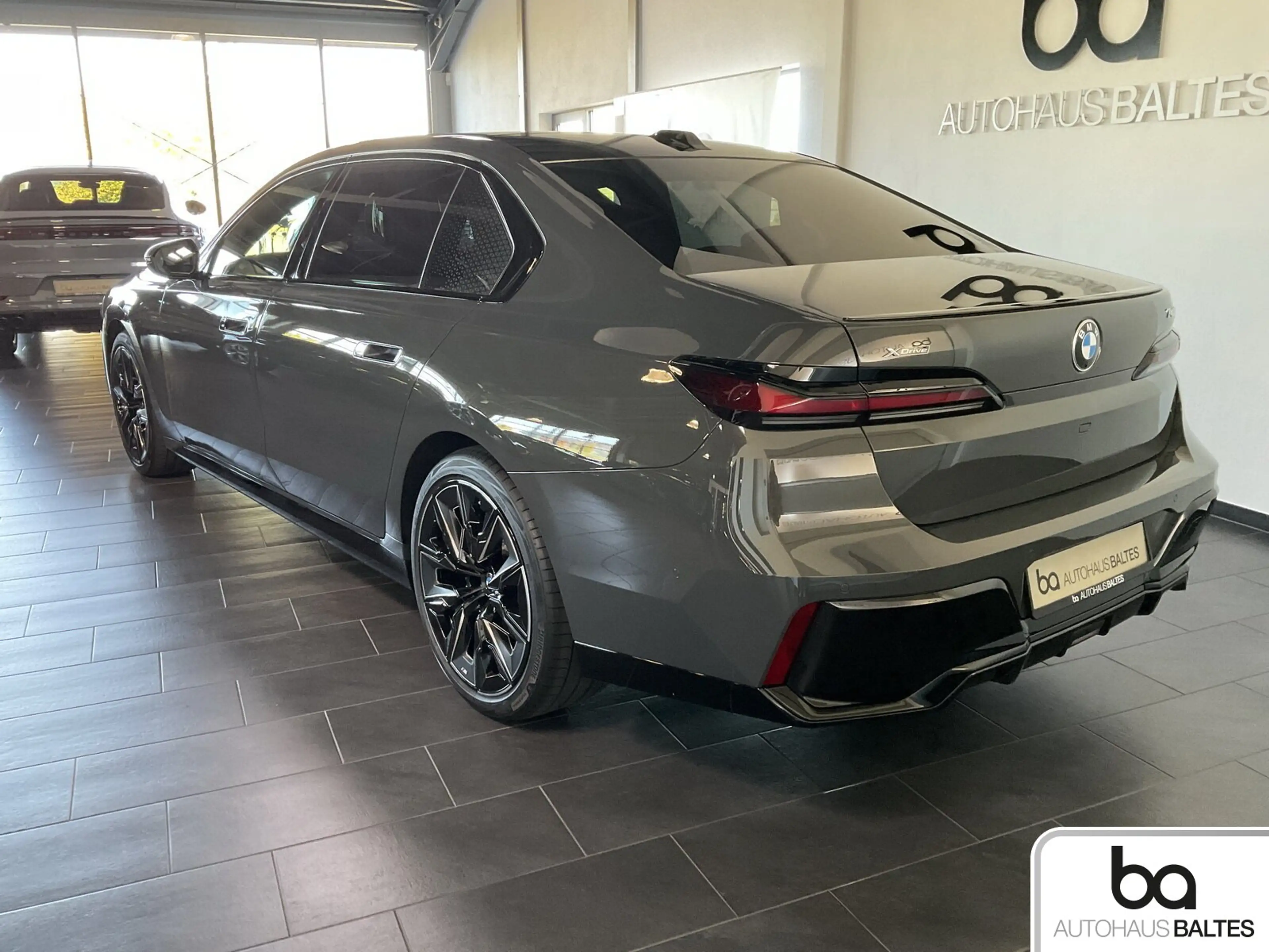 BMW 740 740d xDrive M Sport Pro 21"/Luft/B&W/360*/Soft/AHK — photo 4