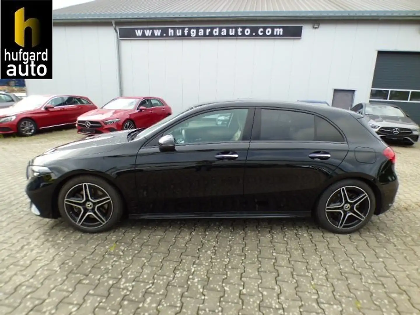 Mercedes-Benz A 220 d AMG Line Advanced Plus Fahrassistenz Burmeste... Negru - 1
