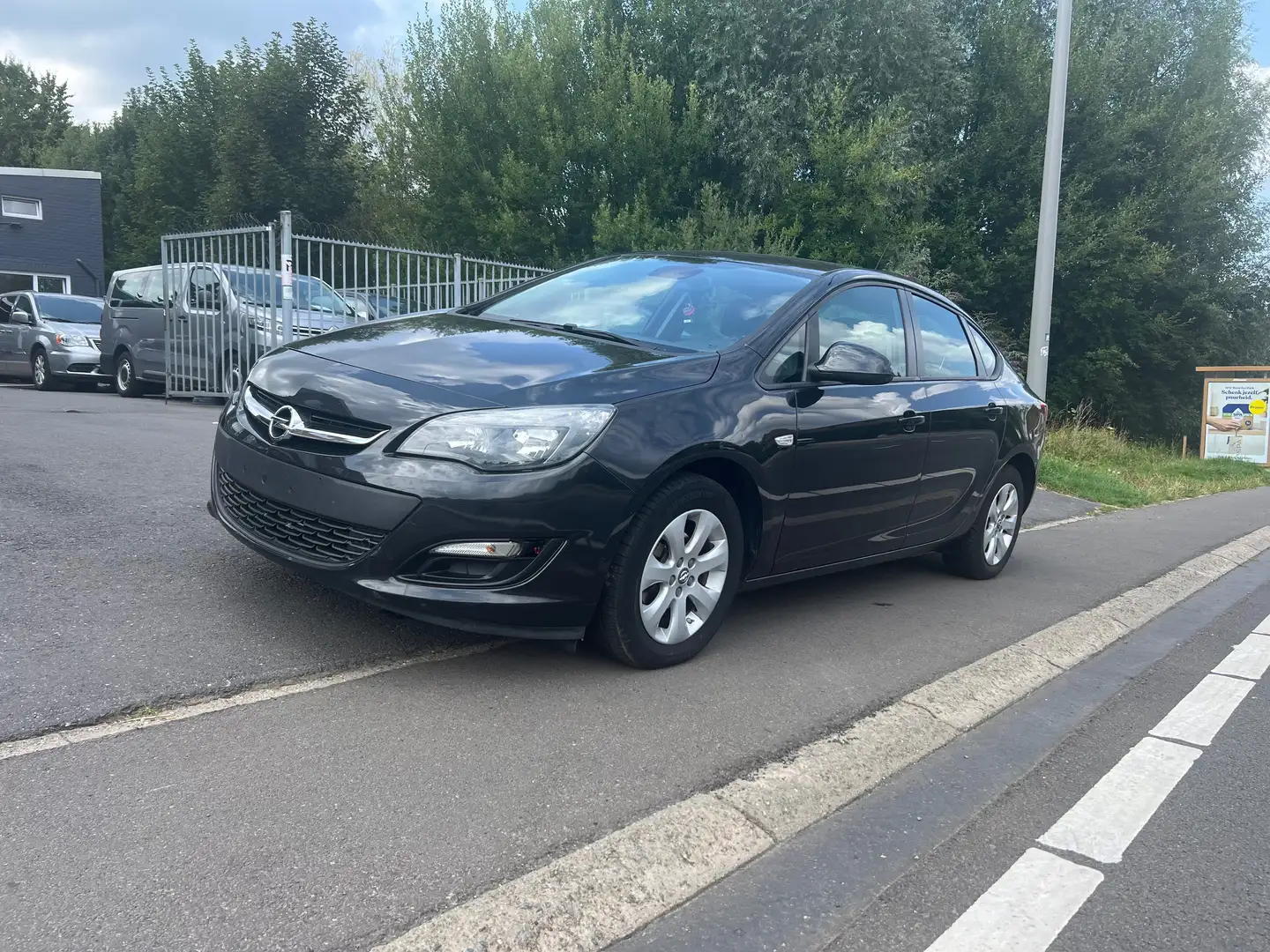 Opel Astra Astra 1.4i Cosmo Airco GARANTIE CRÉDIT 100% Чорний - 1