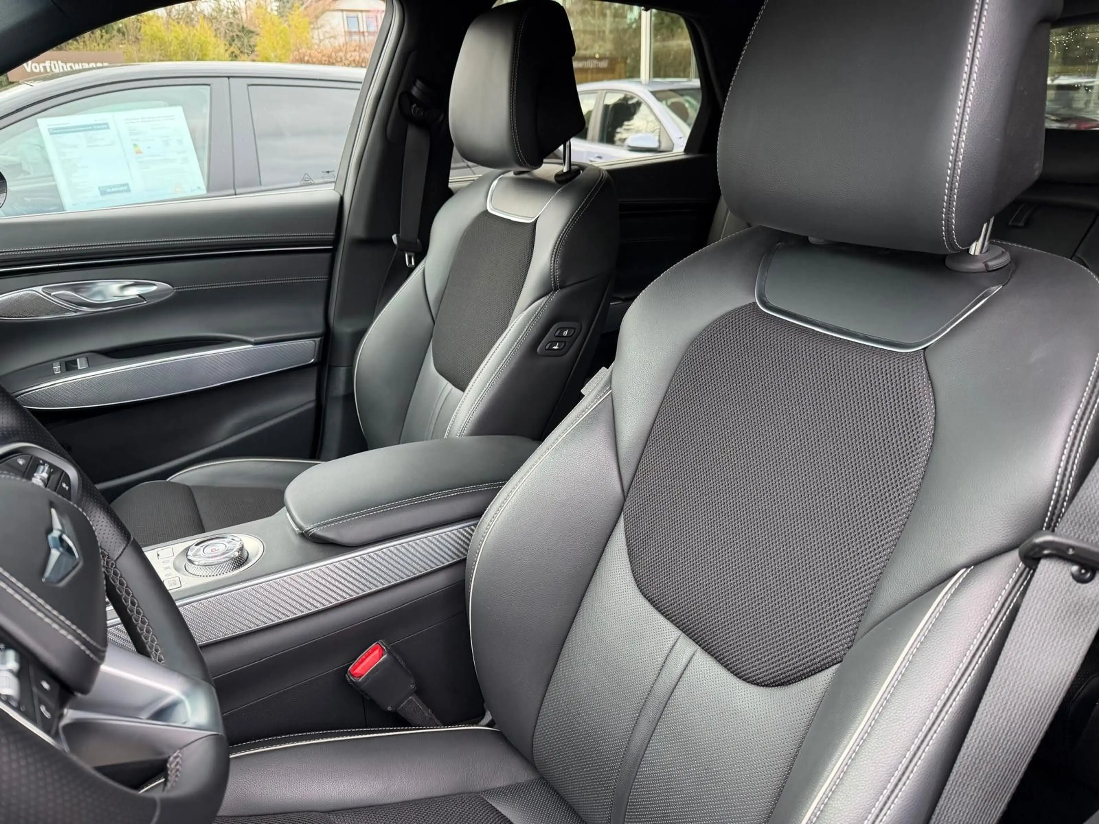 Genesis GV70 2.2 D 8AT AWD Sport Pano Tech Lexicon Comf — photo 7