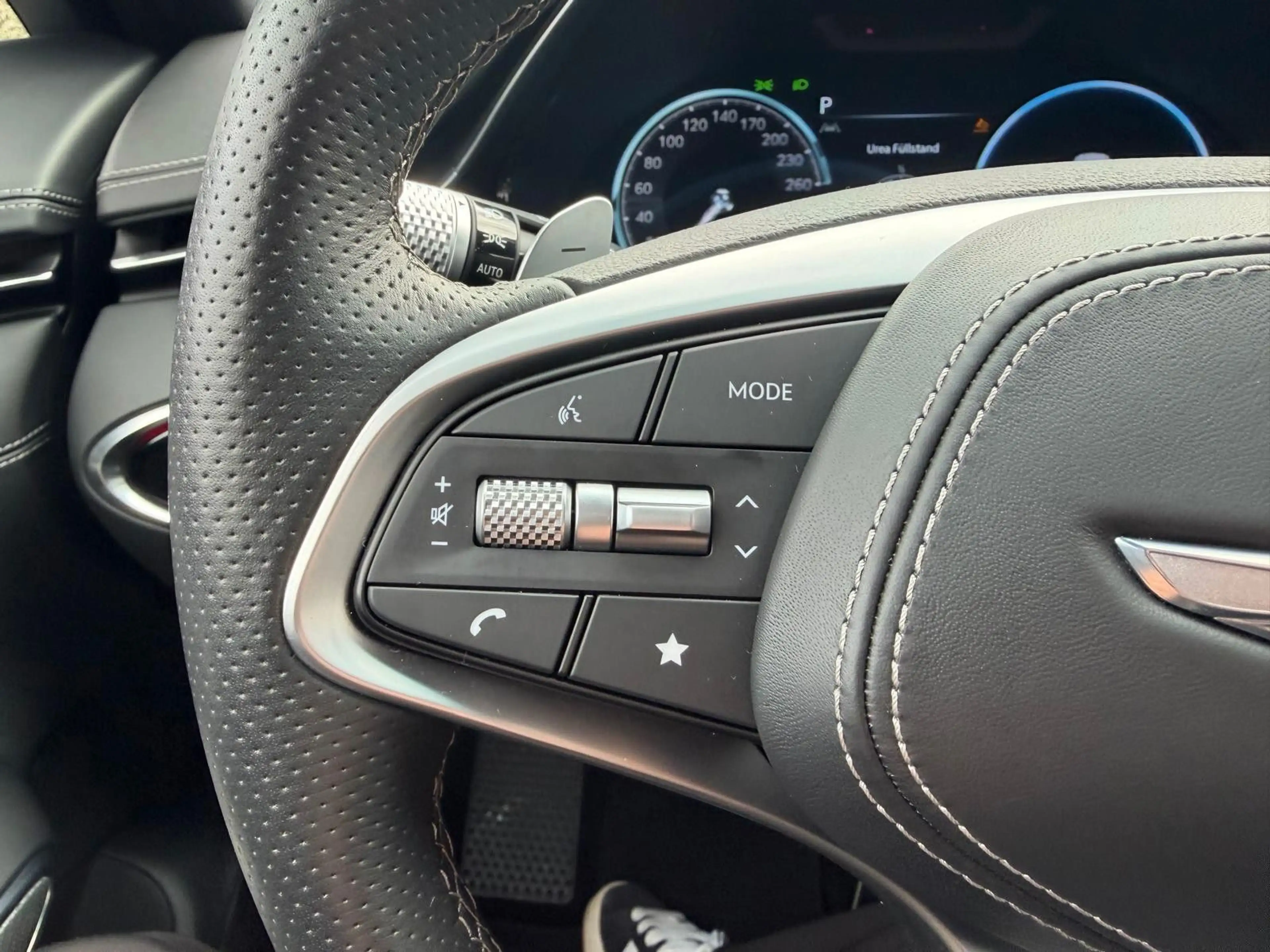 Genesis GV70 2.2 D 8AT AWD Sport Pano Tech Lexicon Comf — photo 13