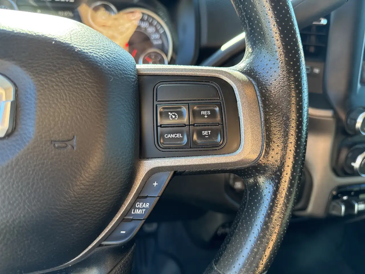 RAM 2500 снимка RAM 2500
